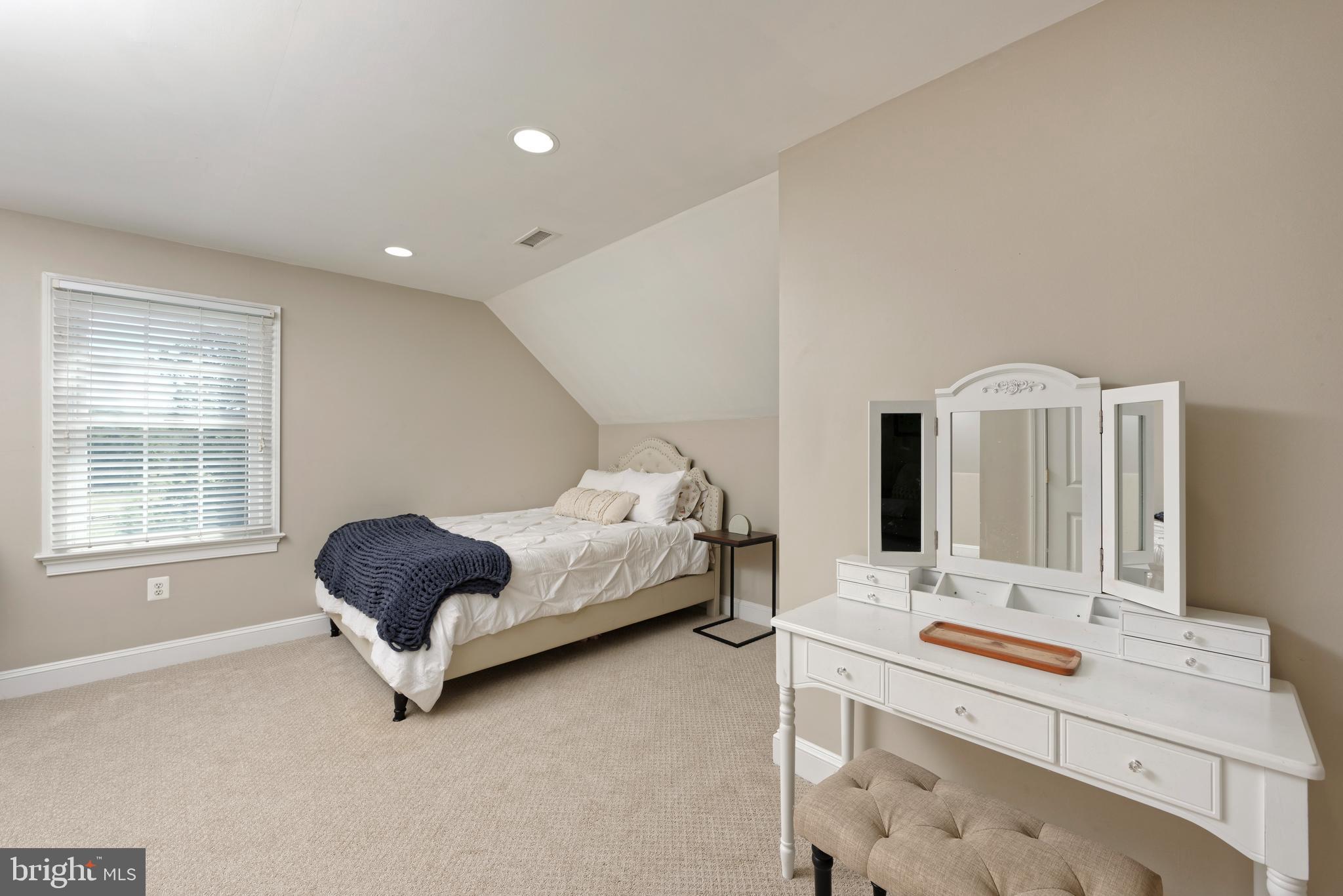 BELLEVUE FARMS - Residential