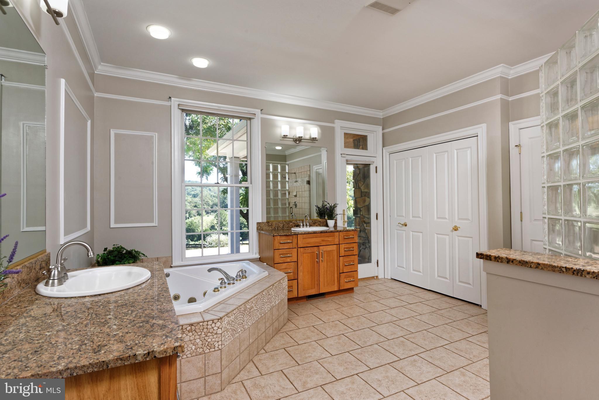 BELLEVUE FARMS - Residential