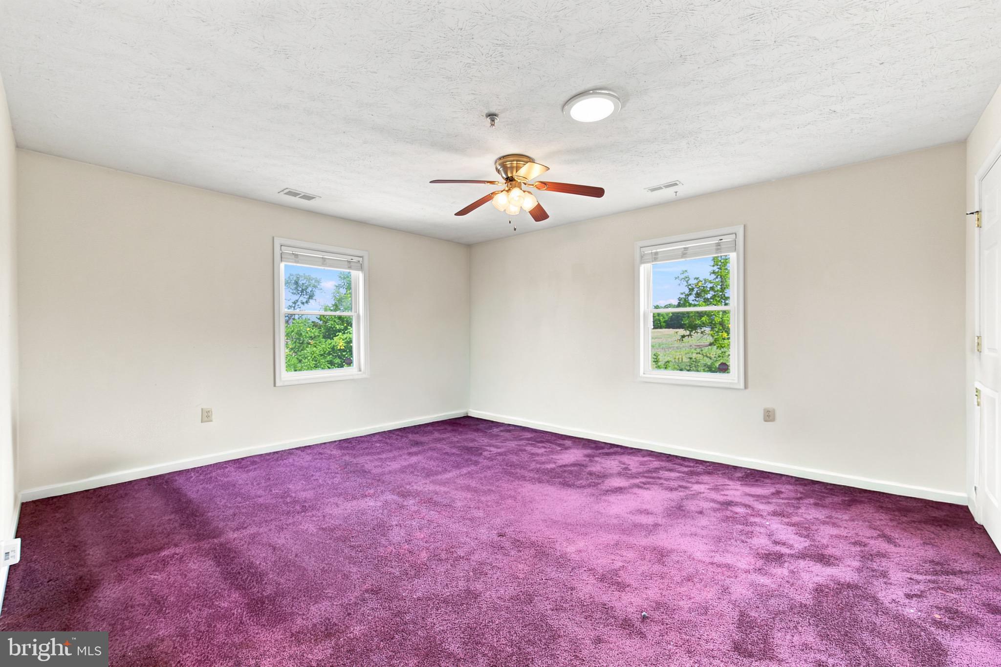 SIGNAL KNOB CONDOS - Residential