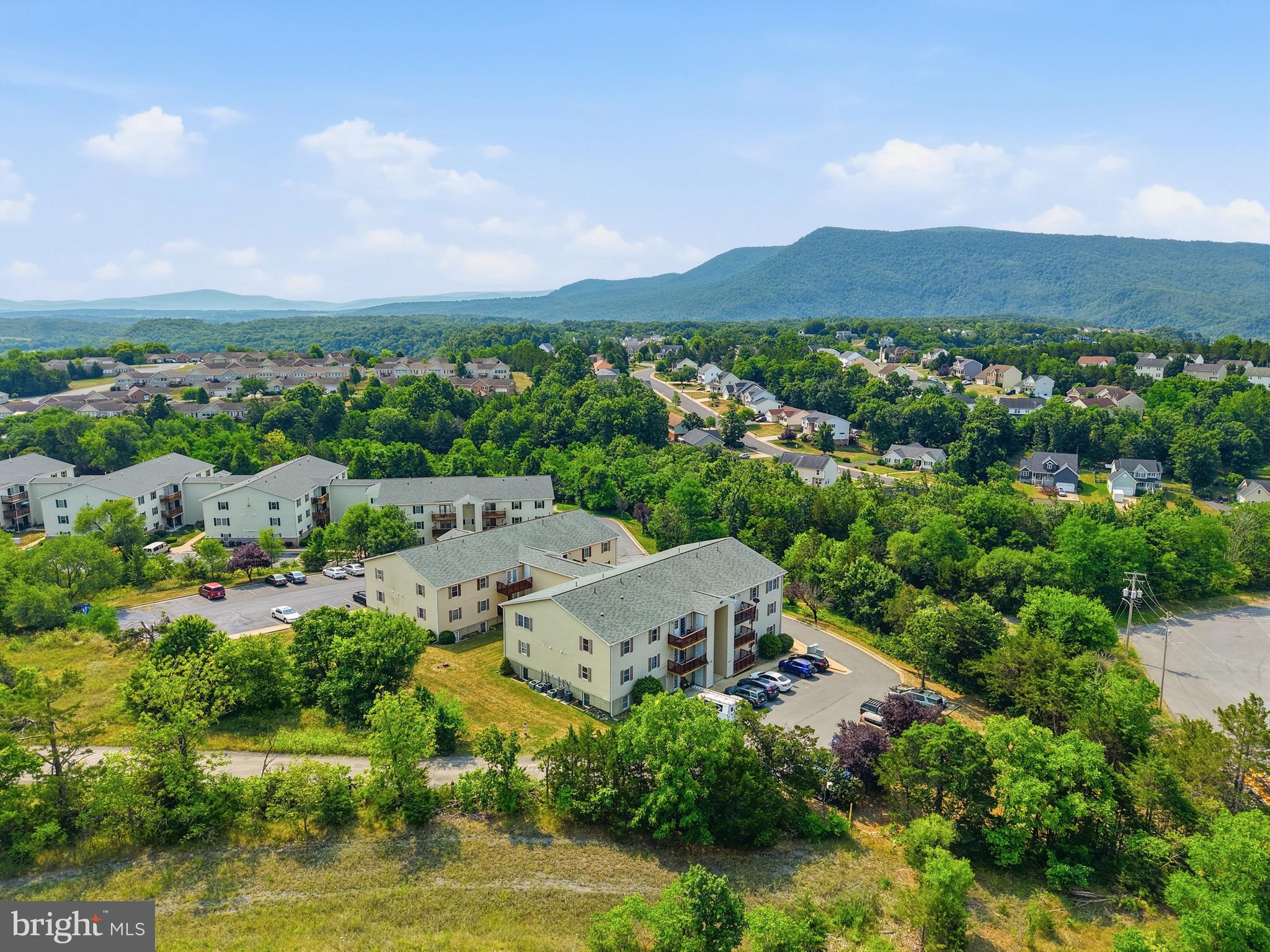SIGNAL KNOB CONDOS - Residential