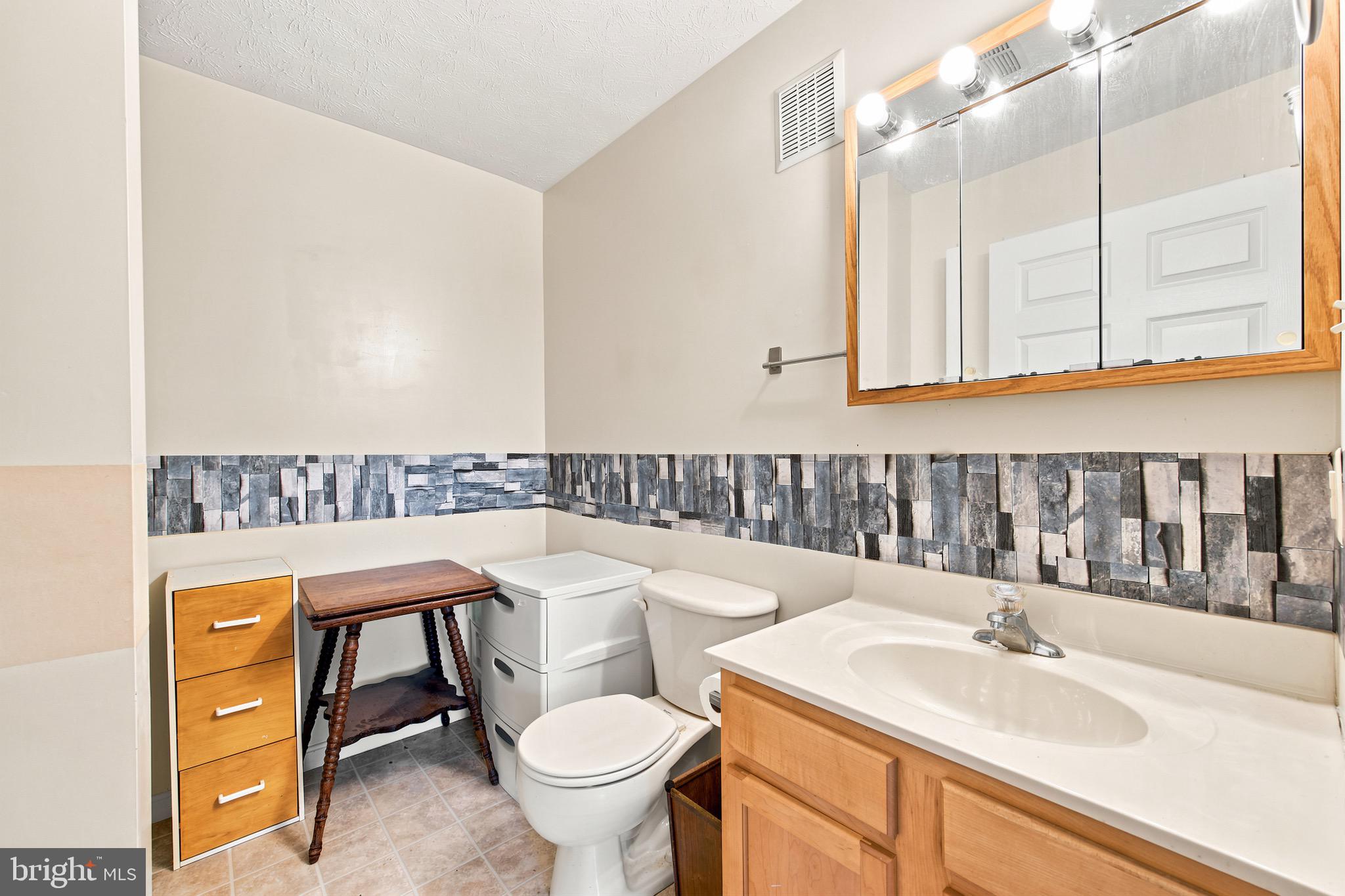 SIGNAL KNOB CONDOS - Residential