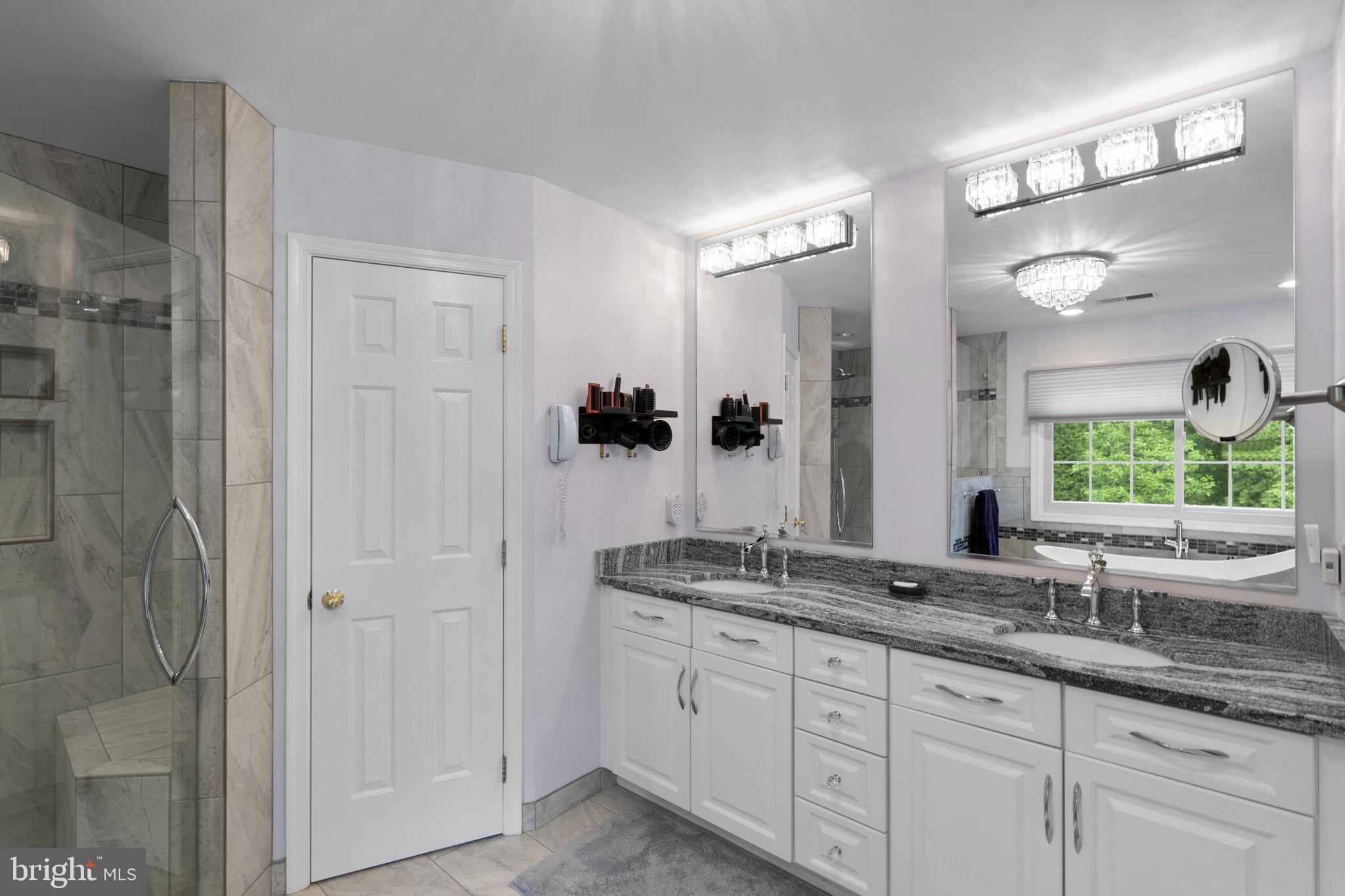 LAYTONSVILLE KNOLLS - Residential