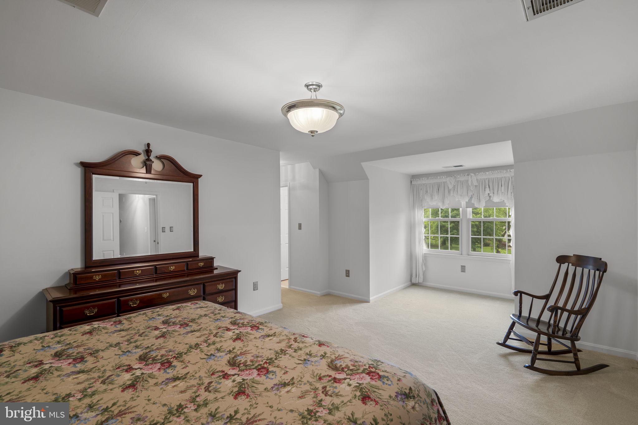 LAYTONSVILLE KNOLLS - Residential
