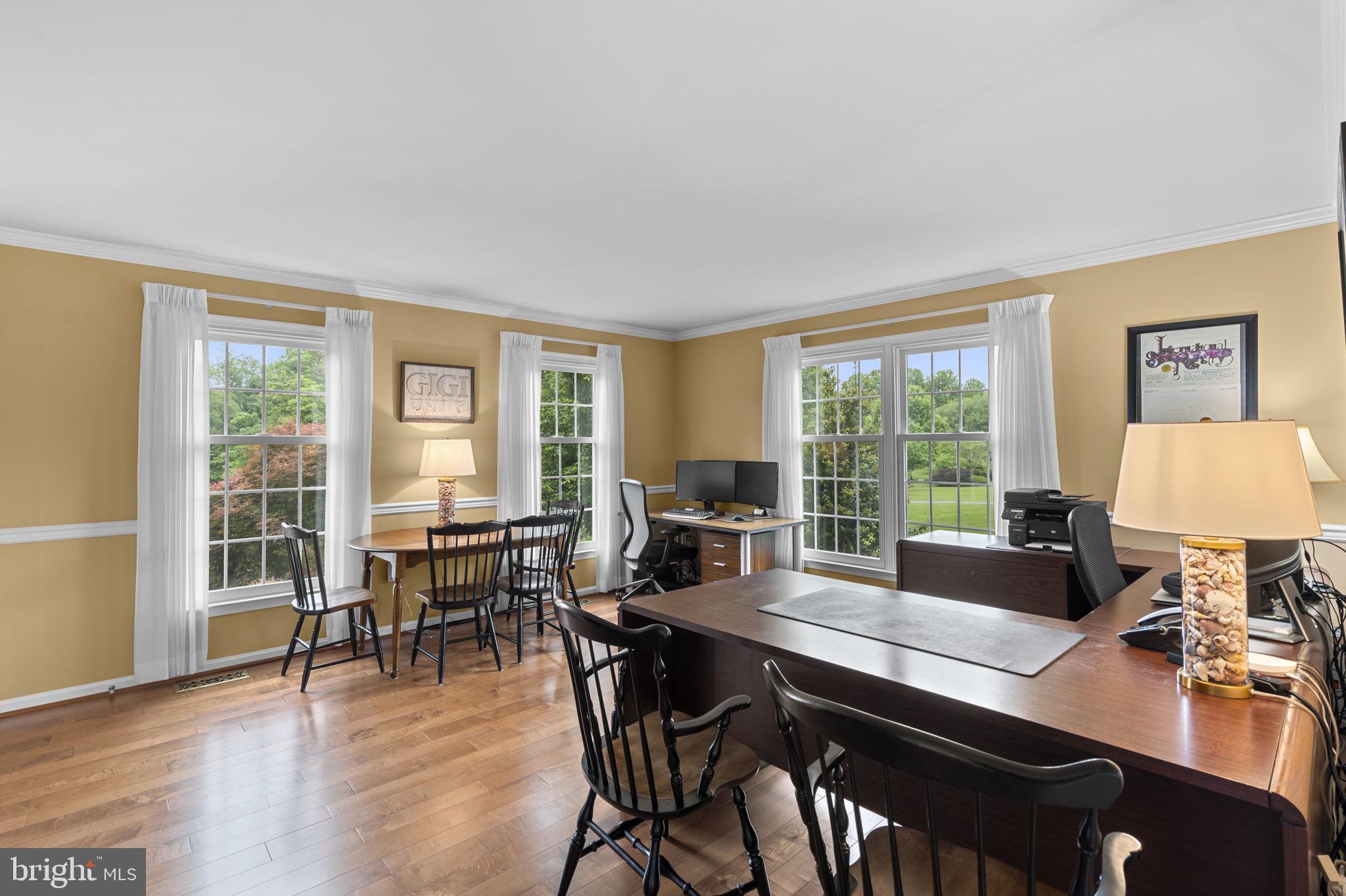 LAYTONSVILLE KNOLLS - Residential