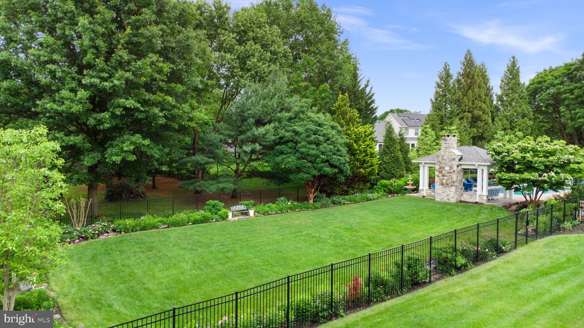 LAYTONSVILLE KNOLLS - Residential