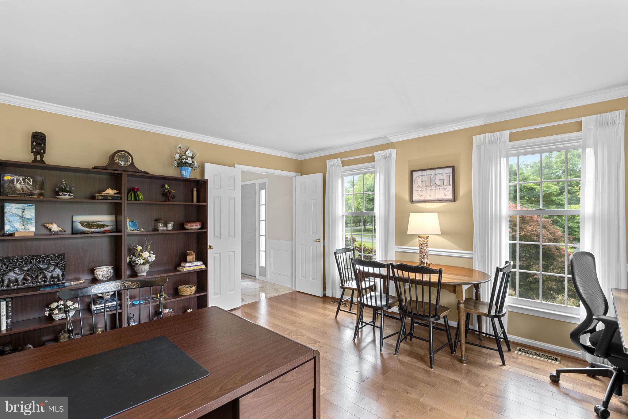 LAYTONSVILLE KNOLLS - Residential