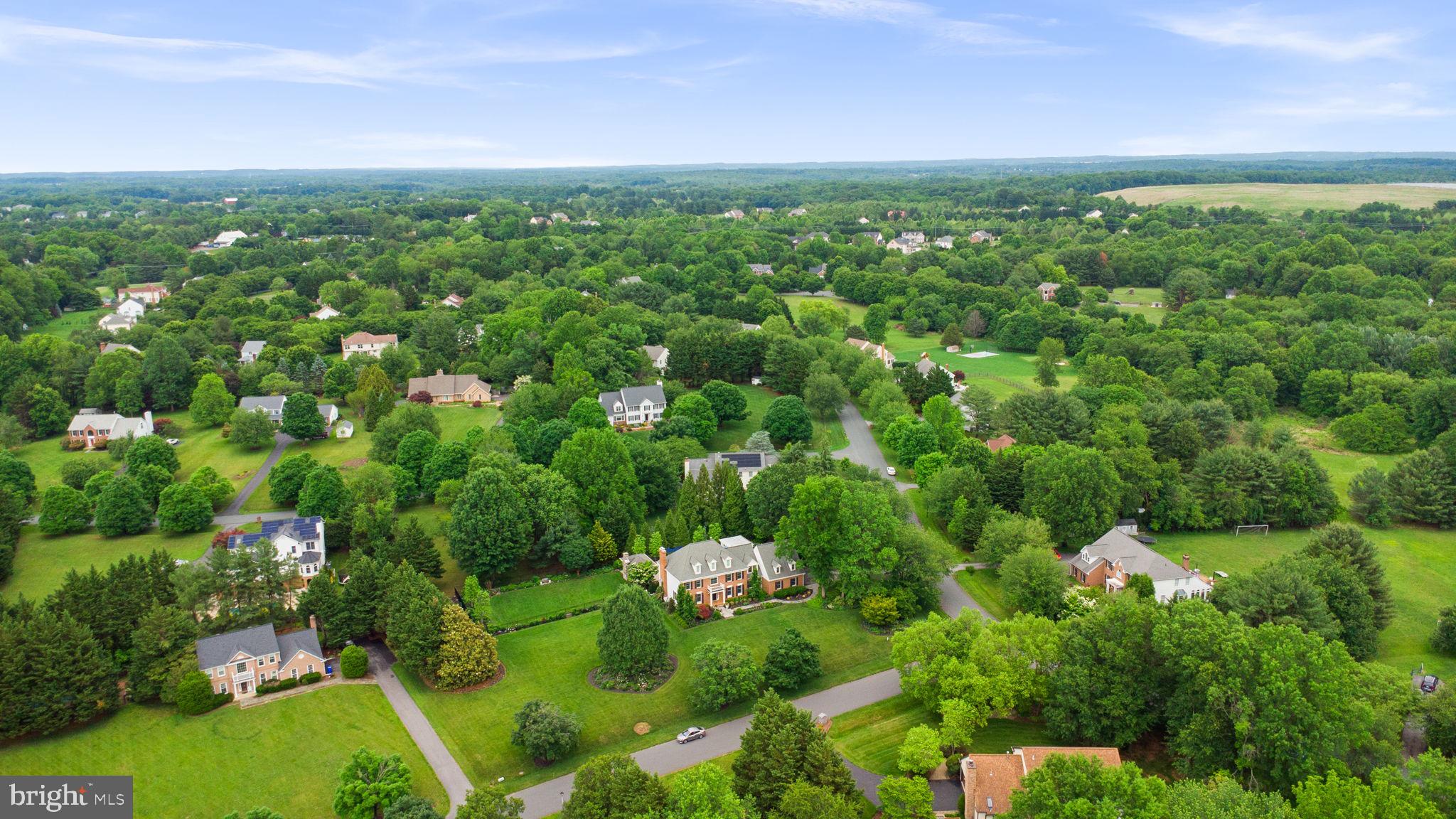 LAYTONSVILLE KNOLLS - Residential