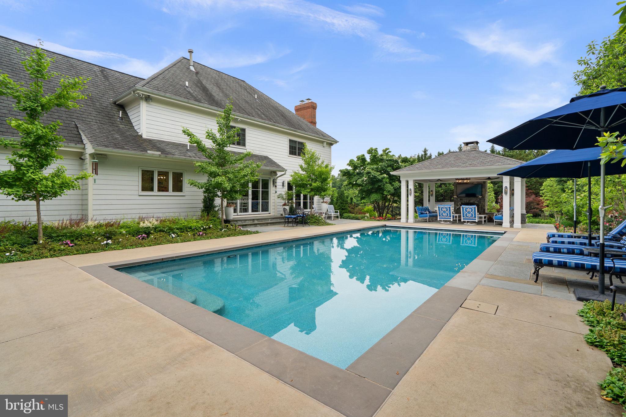 LAYTONSVILLE KNOLLS - Residential