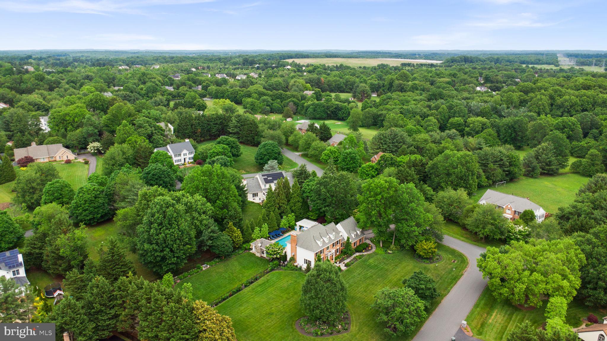 LAYTONSVILLE KNOLLS - Residential