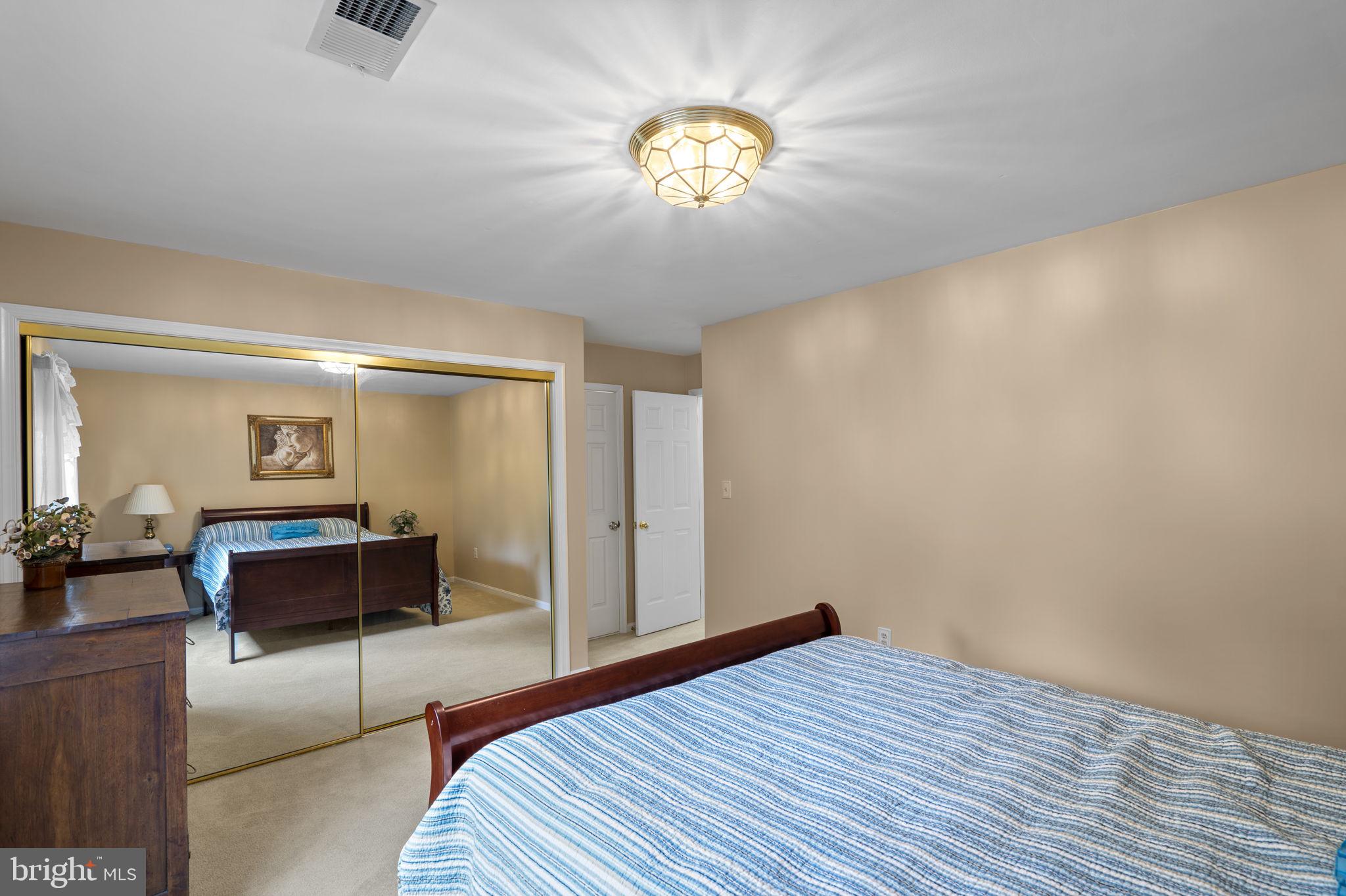 LAYTONSVILLE KNOLLS - Residential
