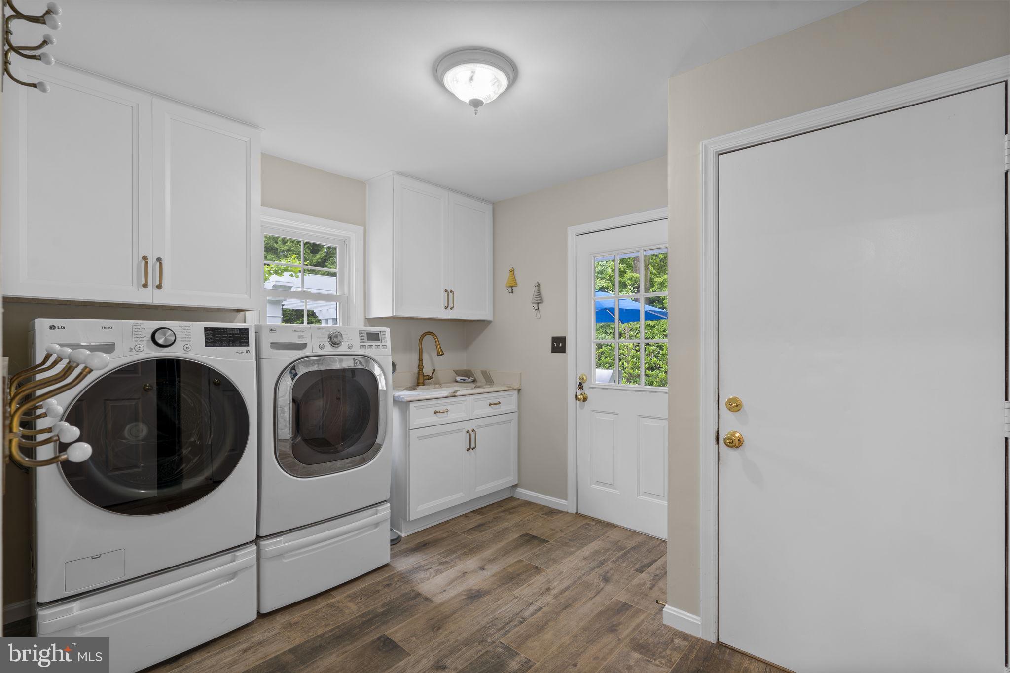 LAYTONSVILLE KNOLLS - Residential