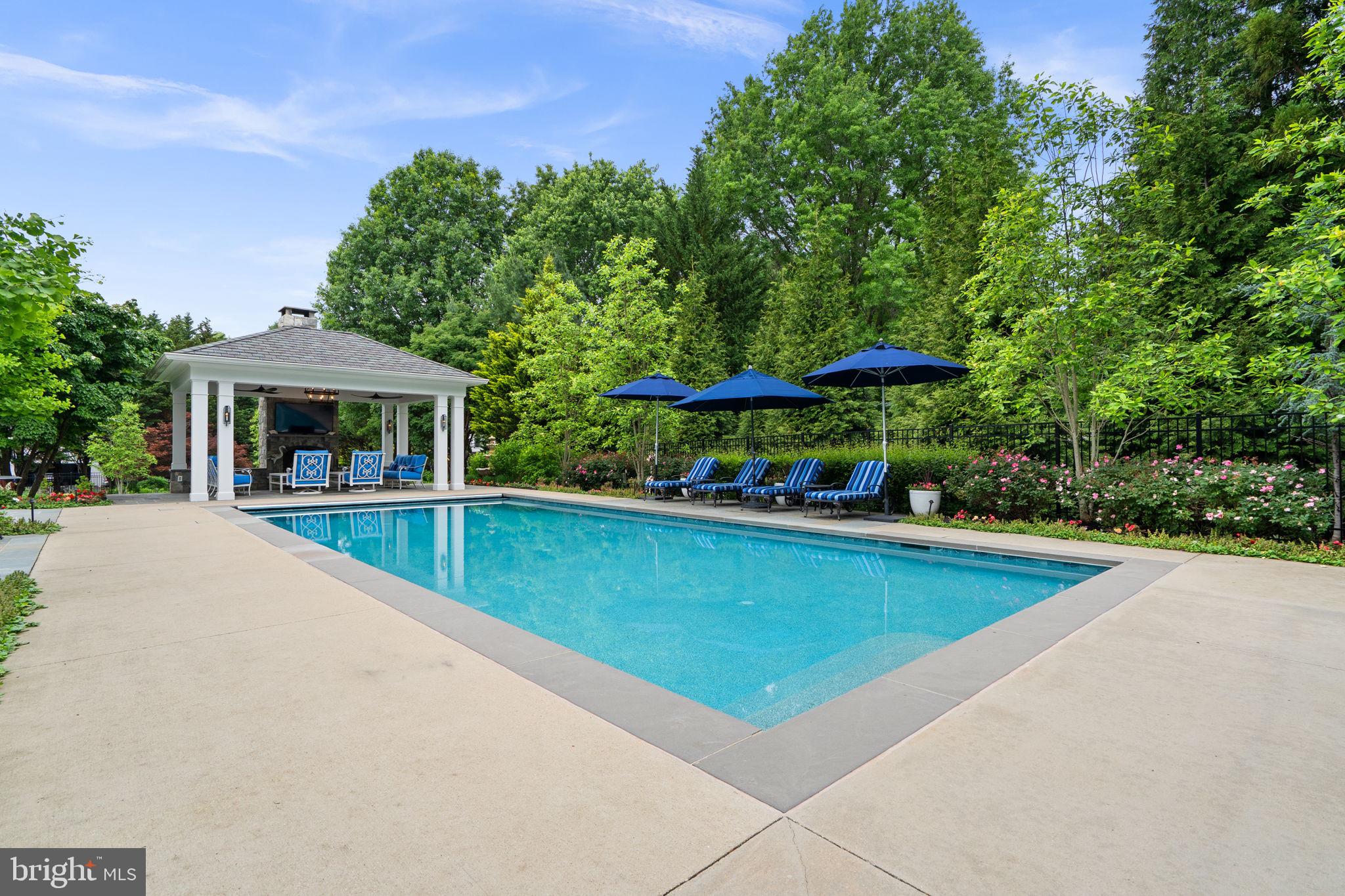 LAYTONSVILLE KNOLLS - Residential