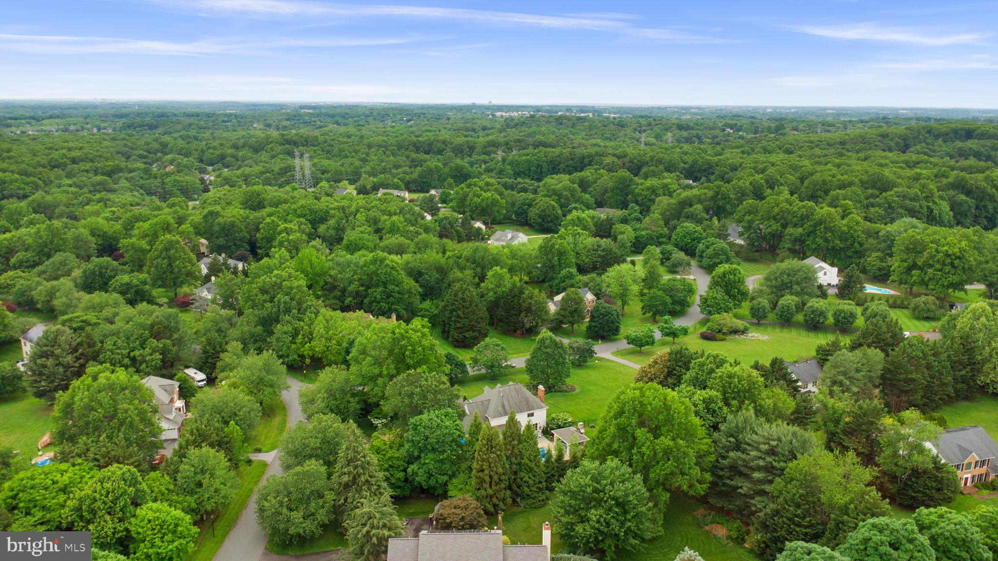 LAYTONSVILLE KNOLLS - Residential