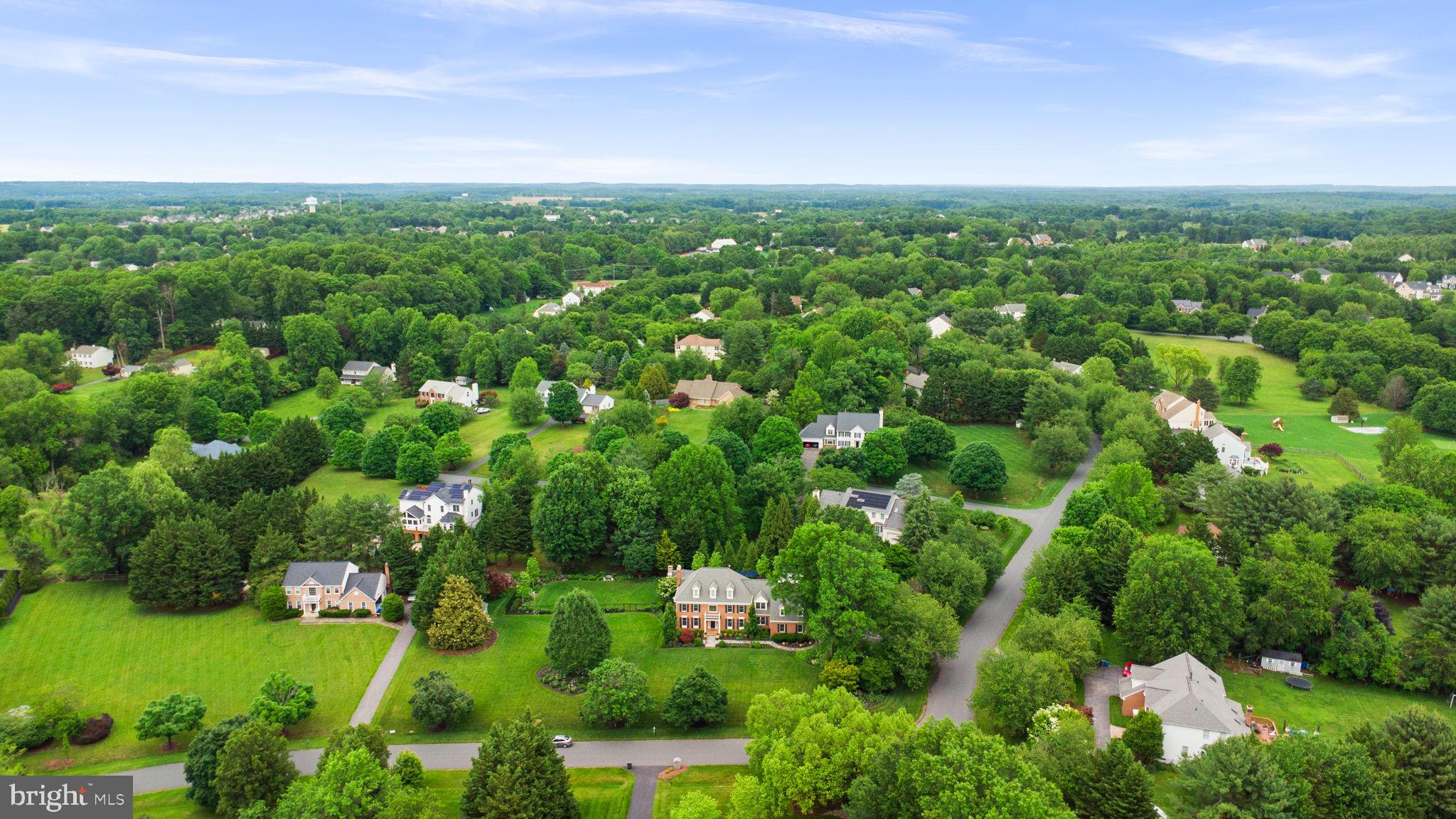 LAYTONSVILLE KNOLLS - Residential