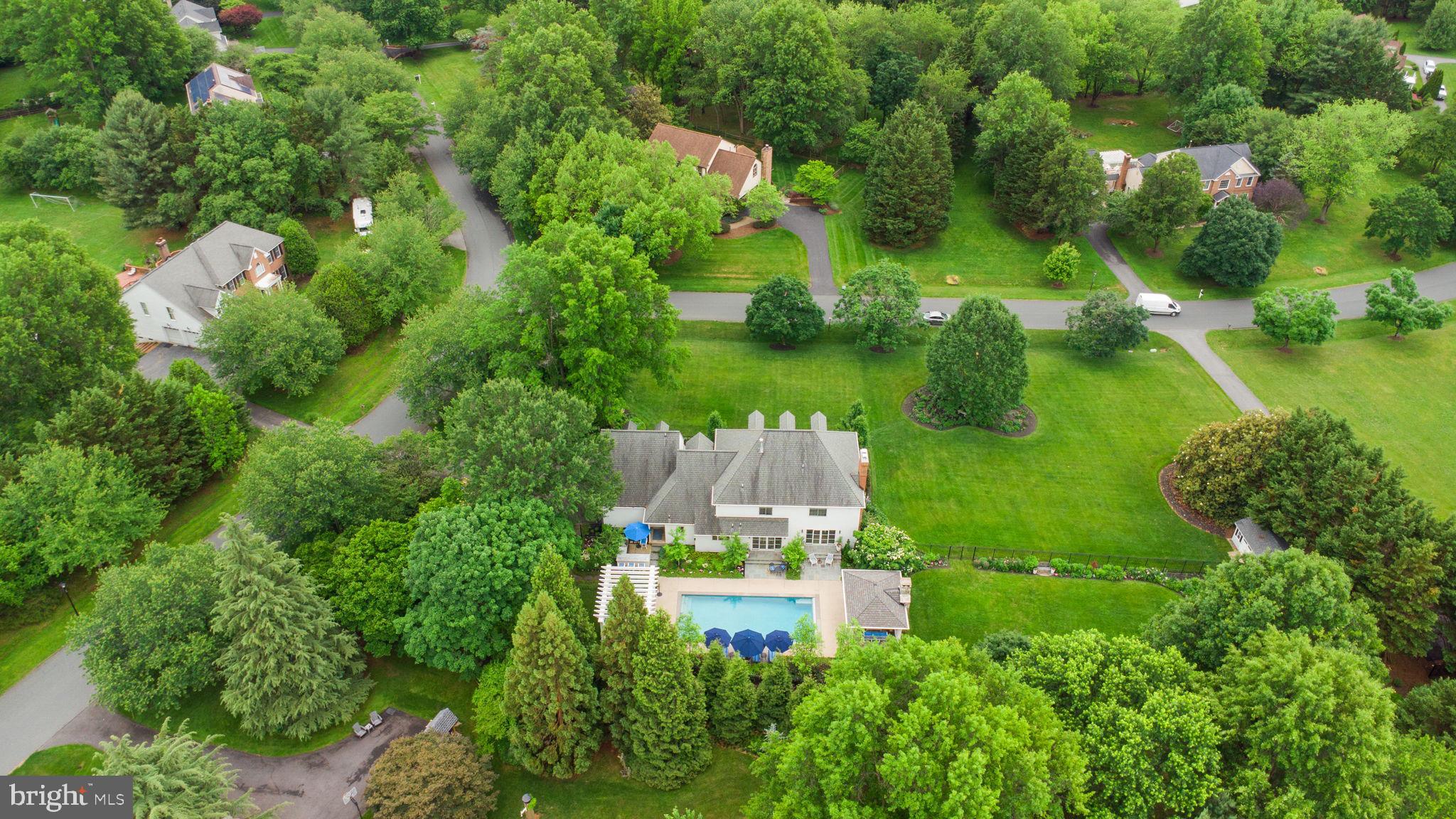 LAYTONSVILLE KNOLLS - Residential