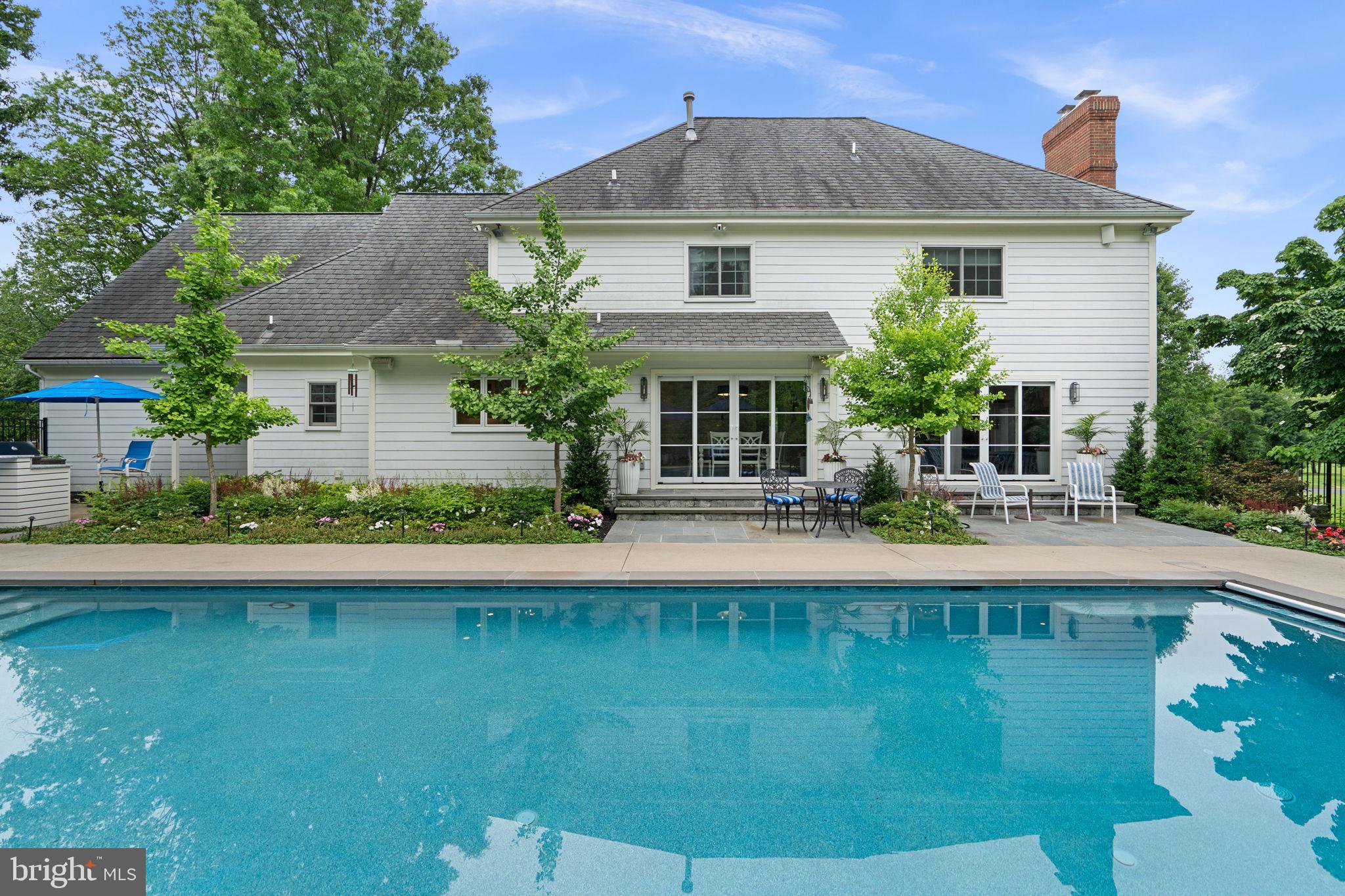 LAYTONSVILLE KNOLLS - Residential
