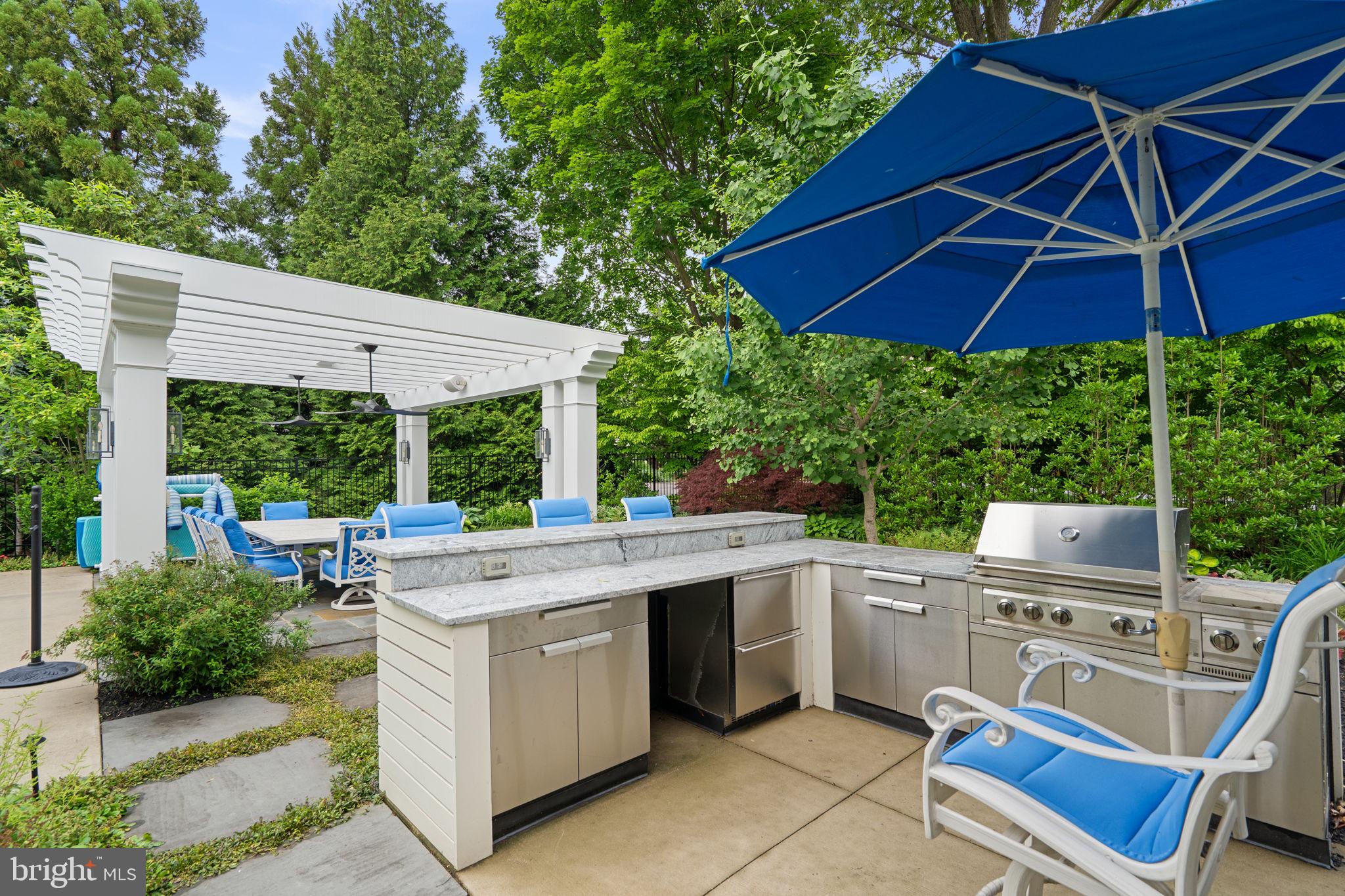 LAYTONSVILLE KNOLLS - Residential