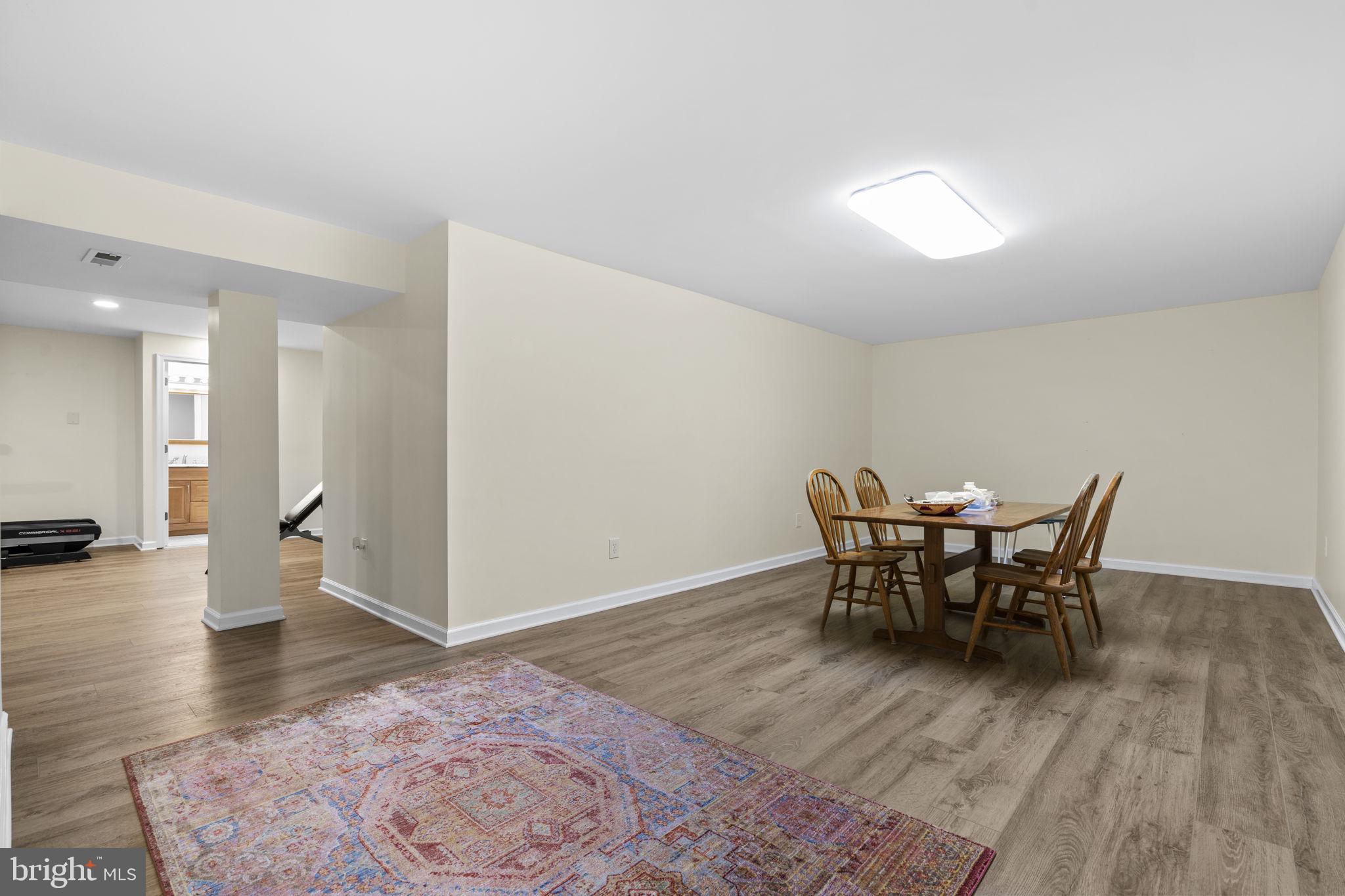 LAYTONSVILLE KNOLLS - Residential