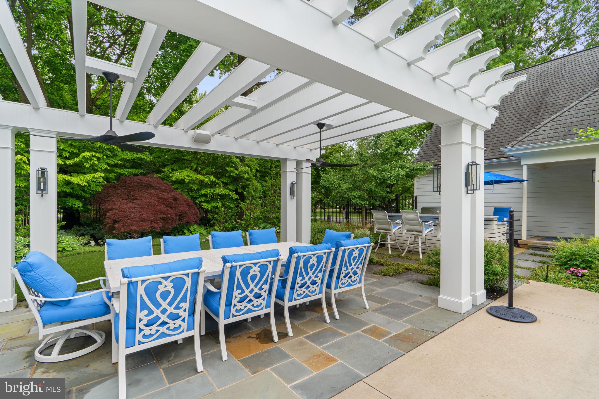 LAYTONSVILLE KNOLLS - Residential