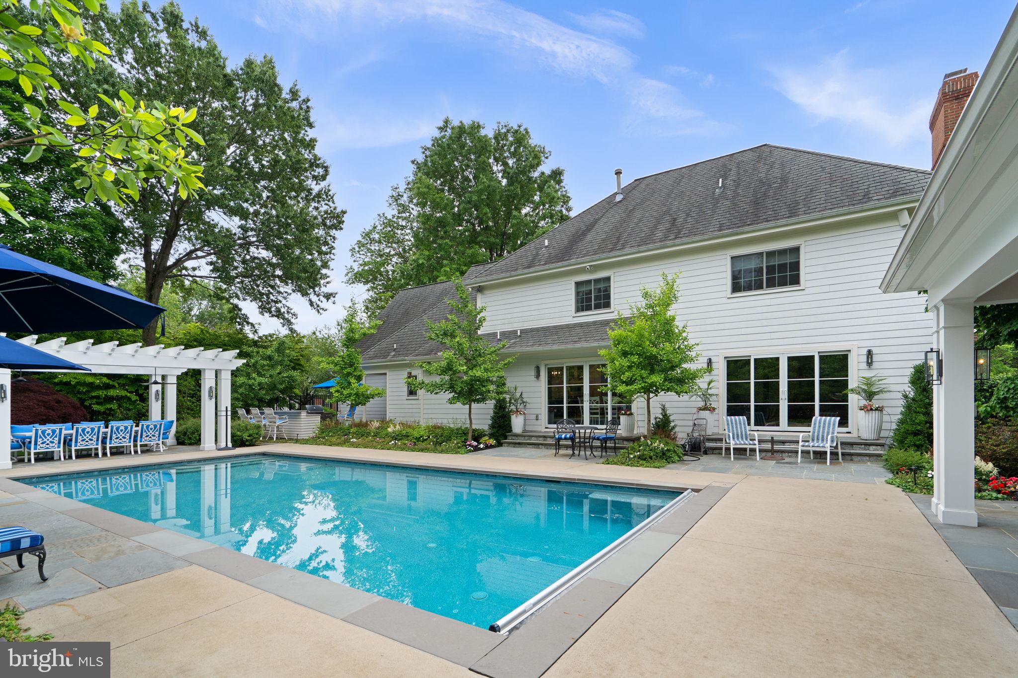 LAYTONSVILLE KNOLLS - Residential