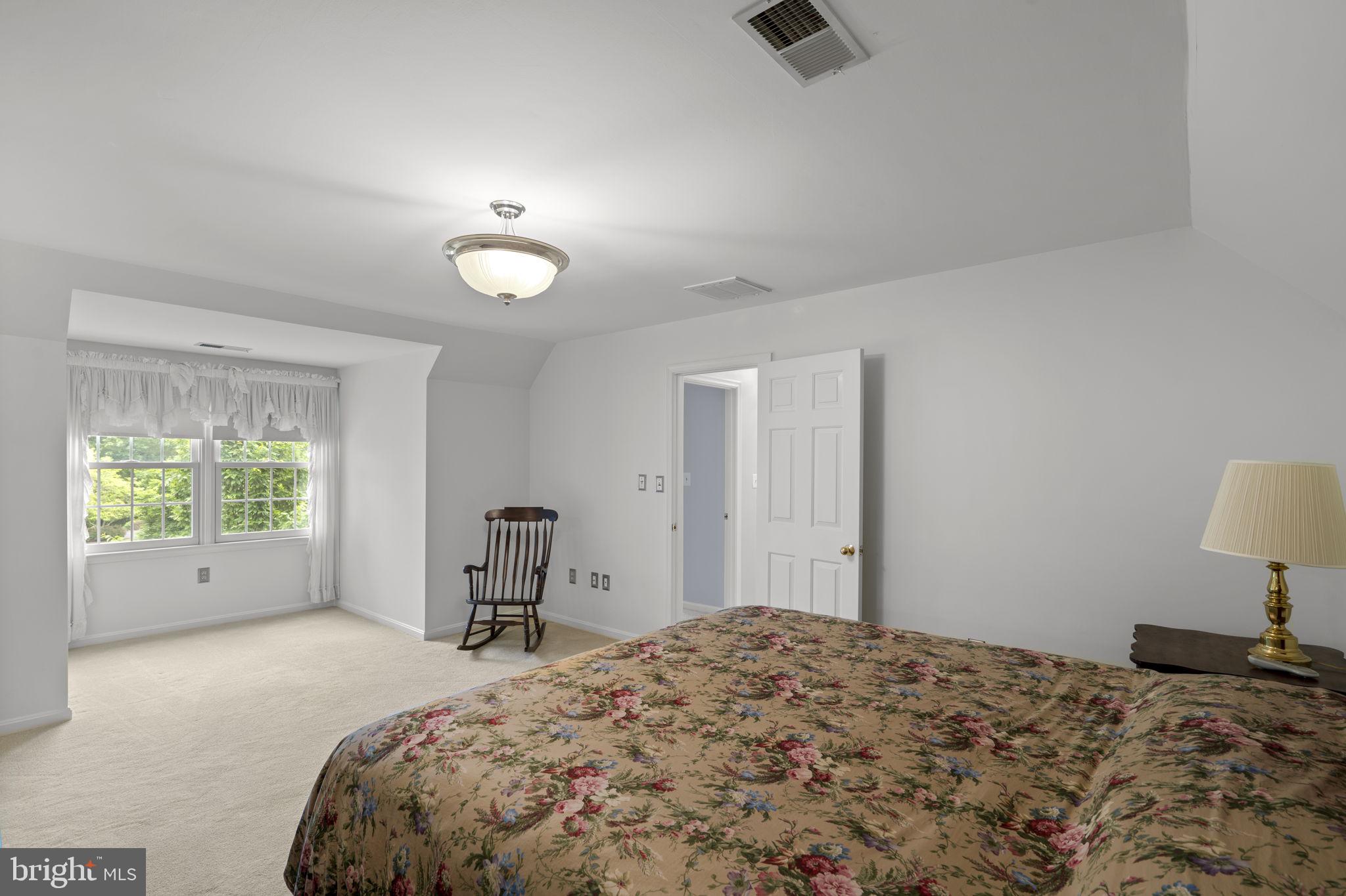 LAYTONSVILLE KNOLLS - Residential