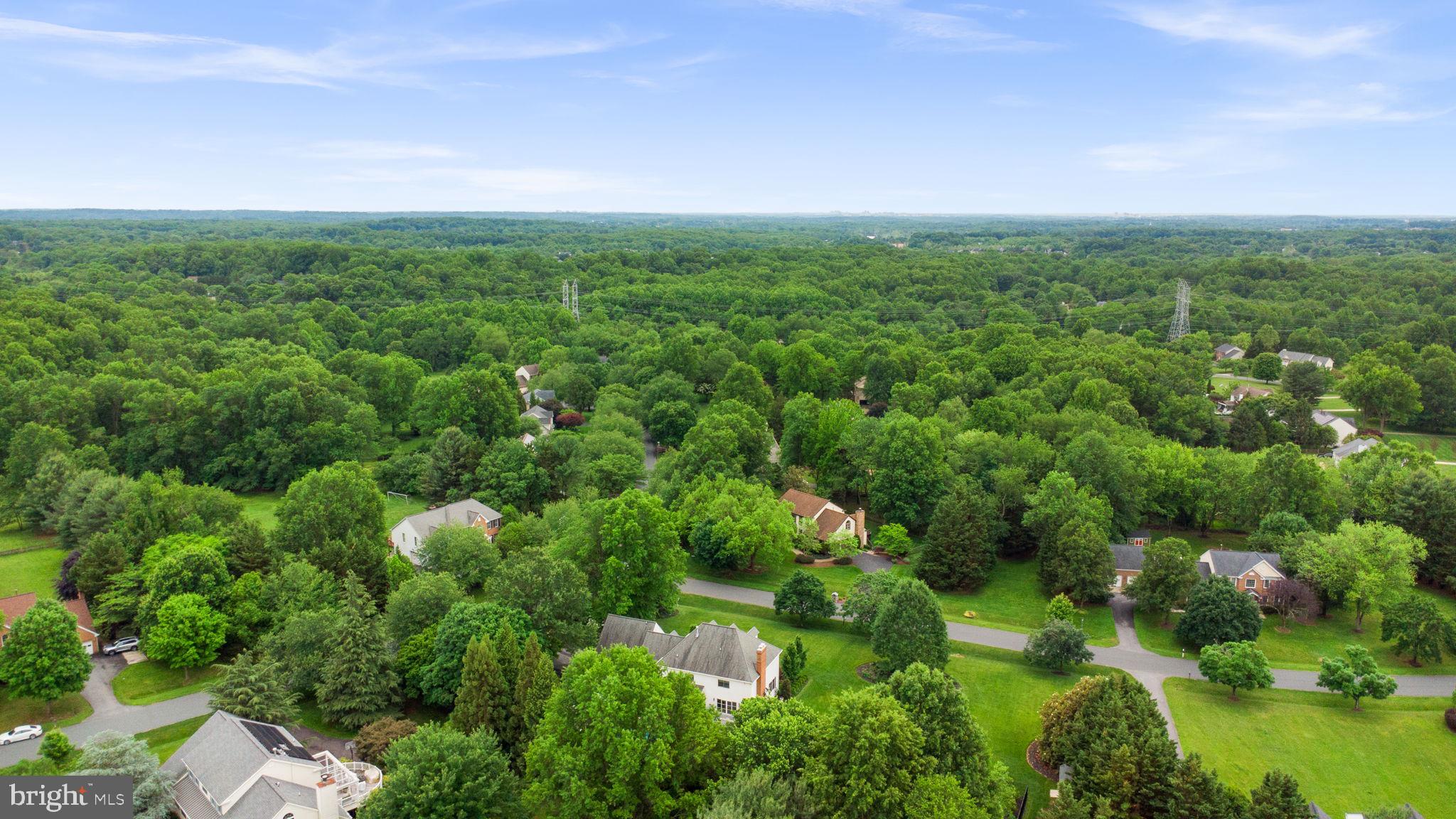 LAYTONSVILLE KNOLLS - Residential
