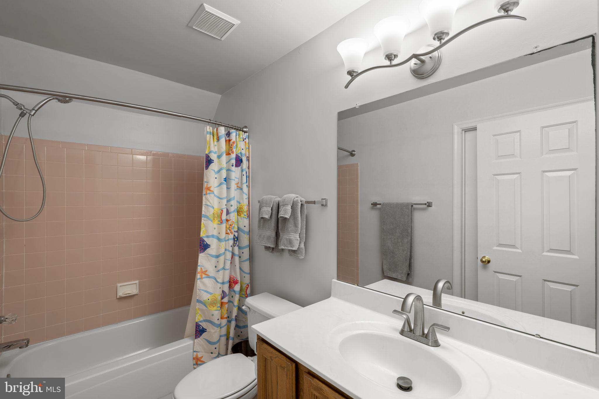 LAYTONSVILLE KNOLLS - Residential