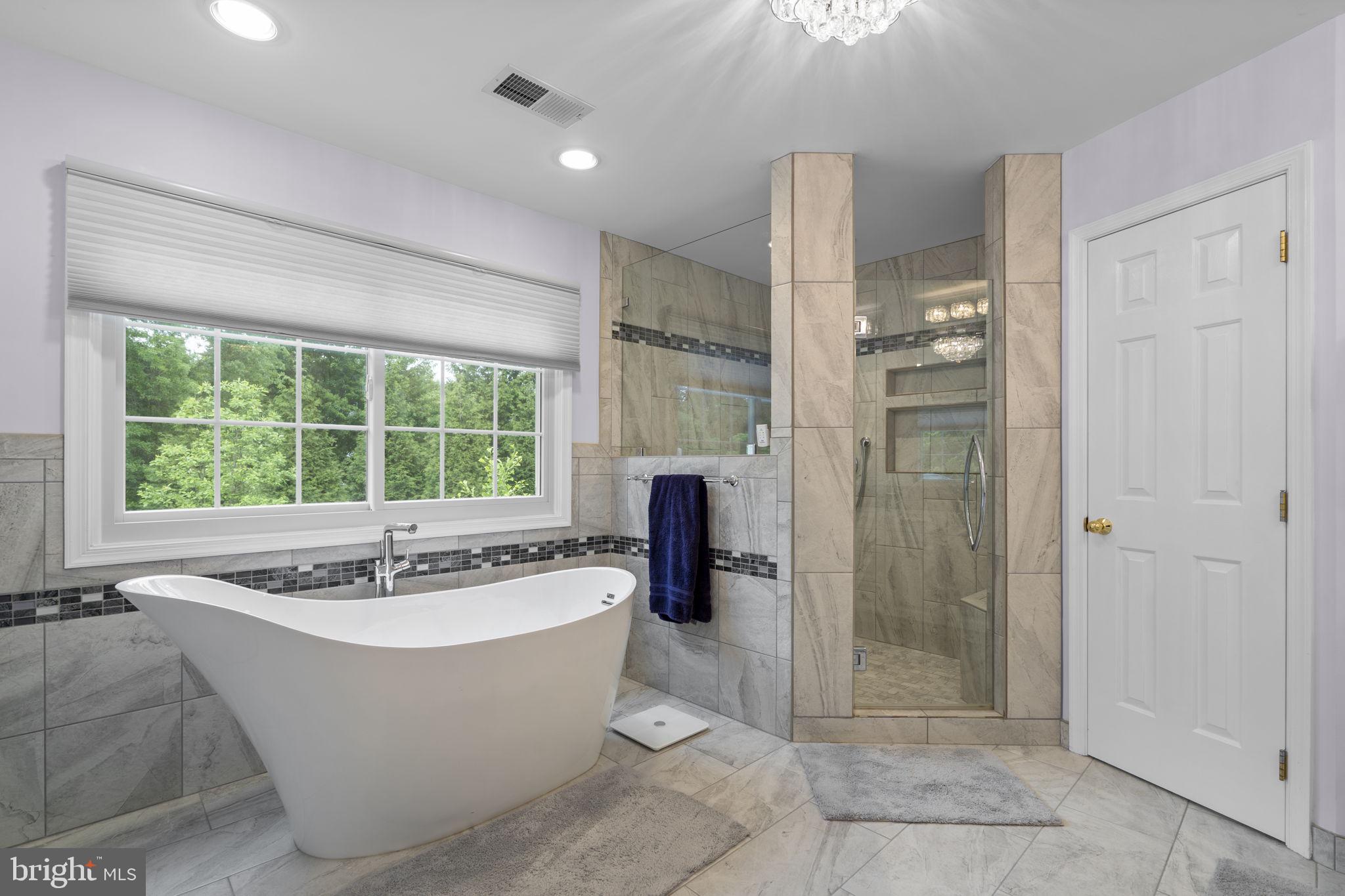 LAYTONSVILLE KNOLLS - Residential