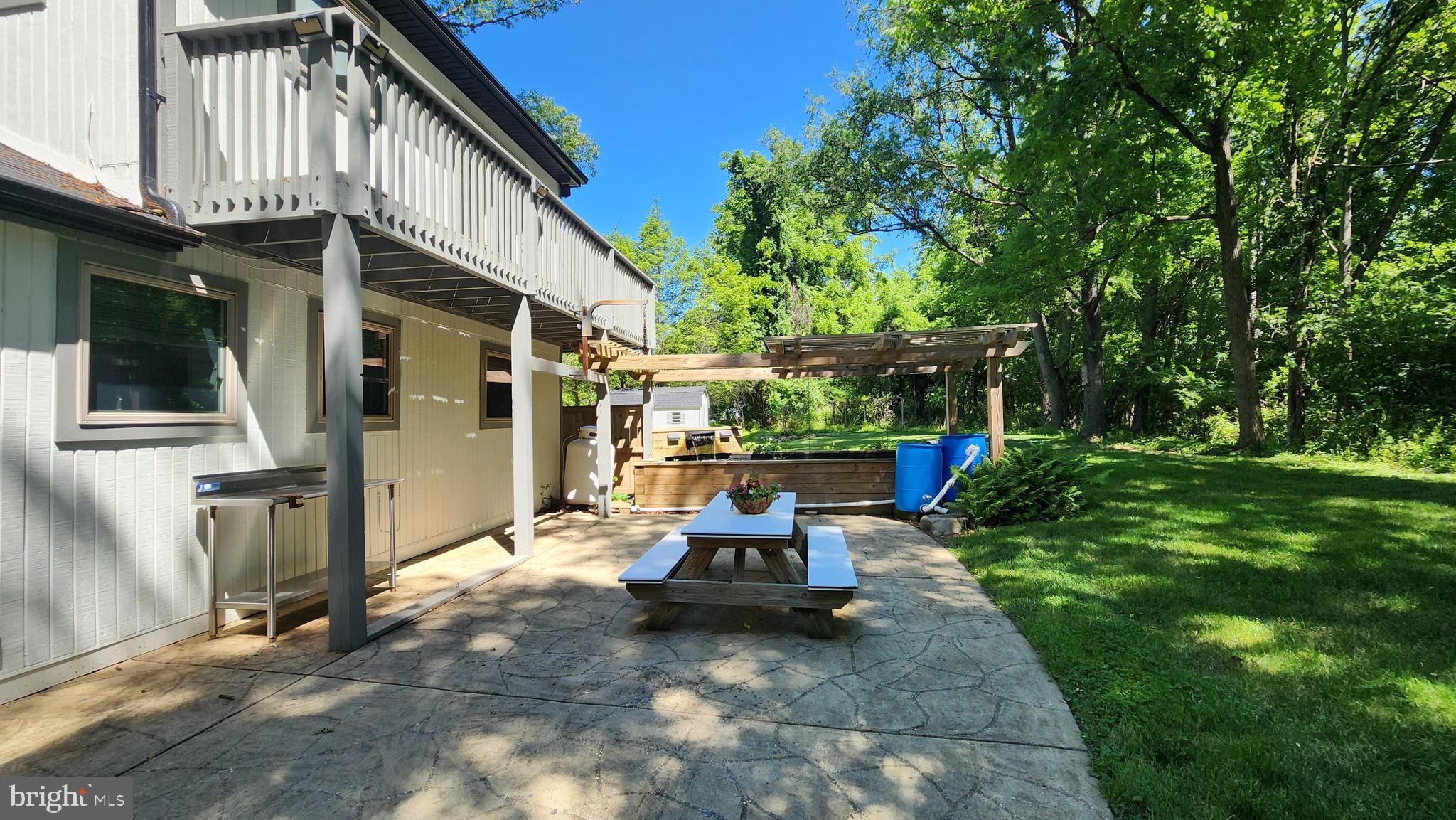 COLESVILLE OUTSIDE - Residential