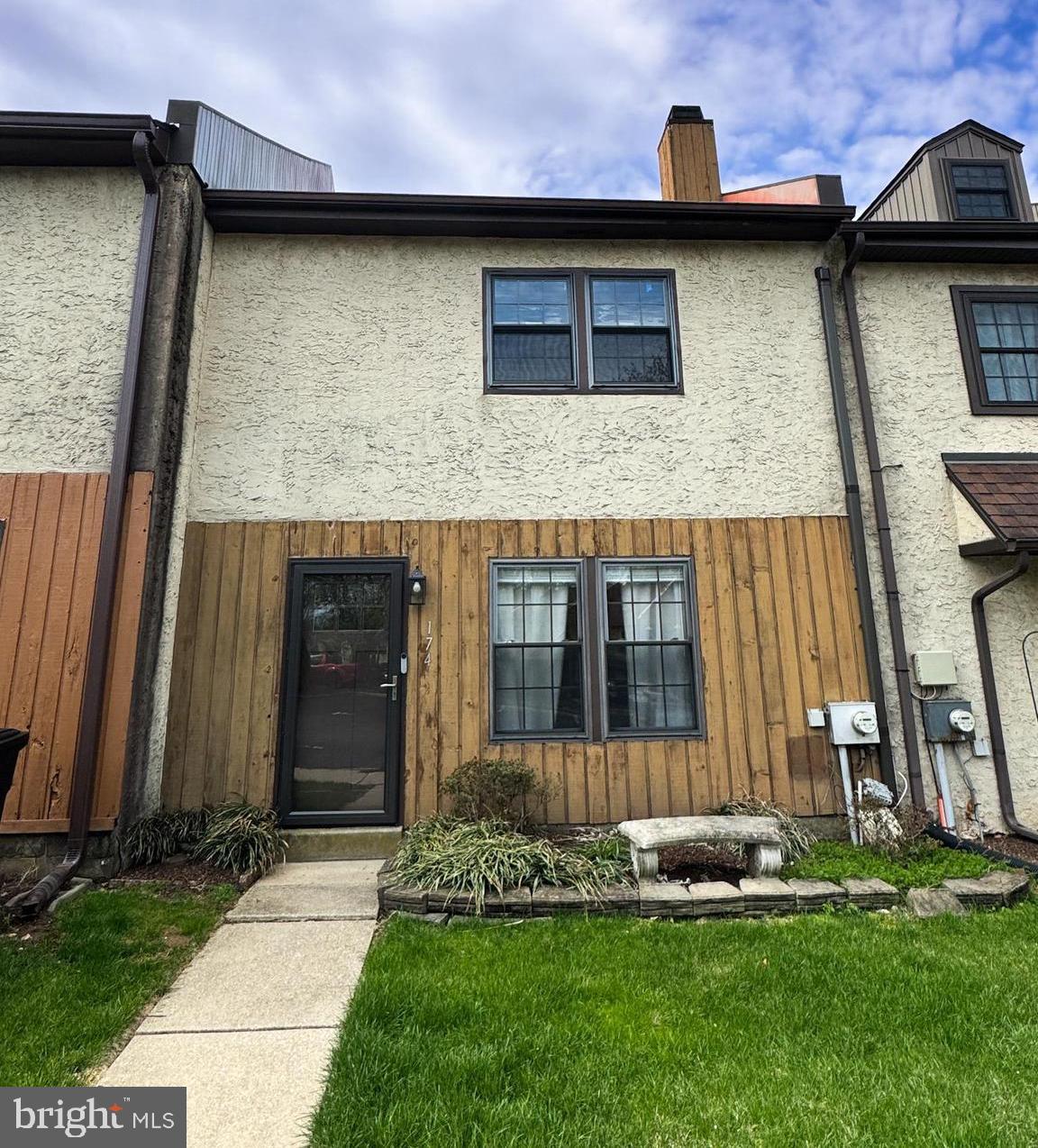 THE CROSSINGS AT EXT - Residential Lease