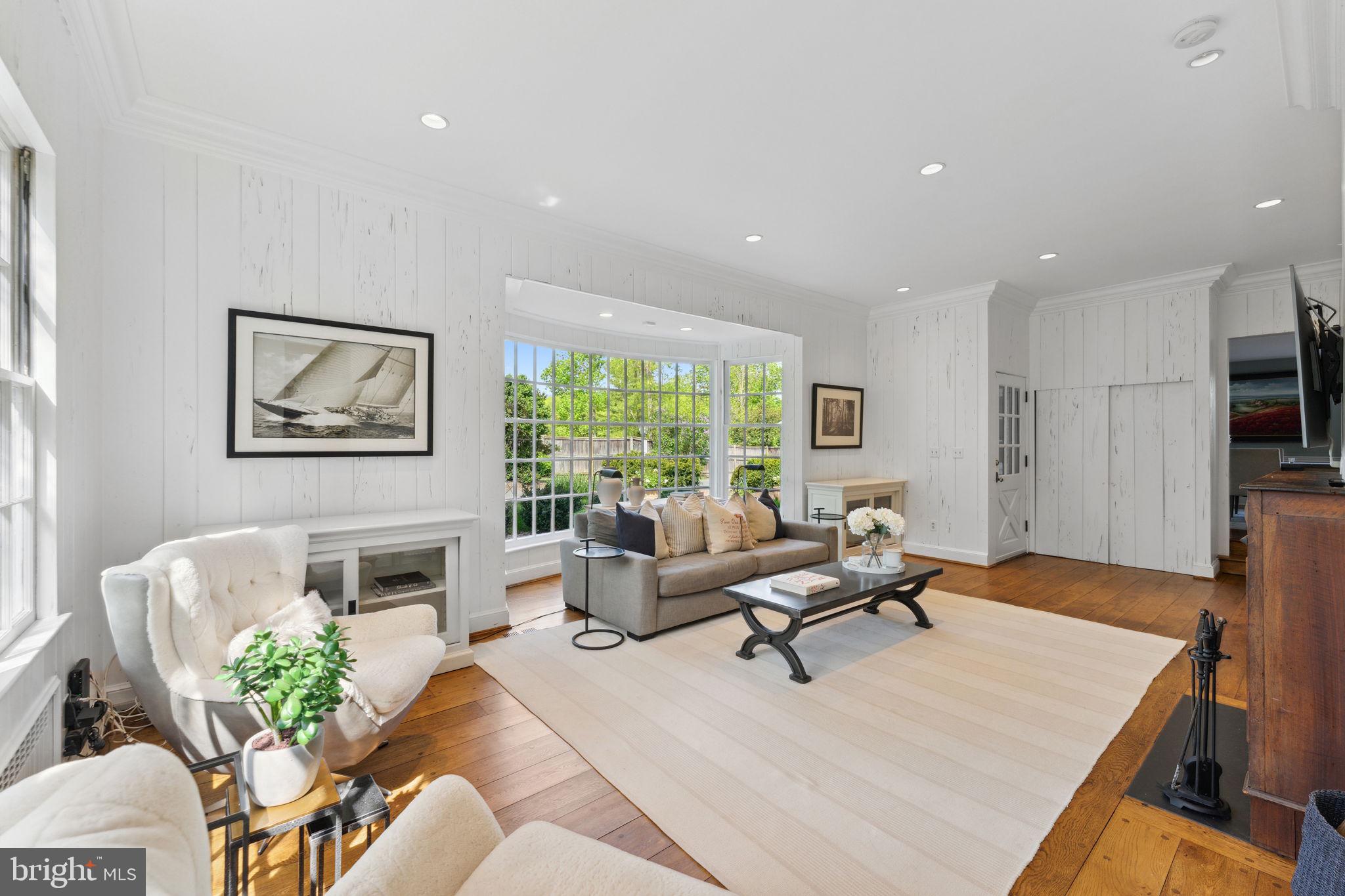 MCLEAN ESTATES - Residential