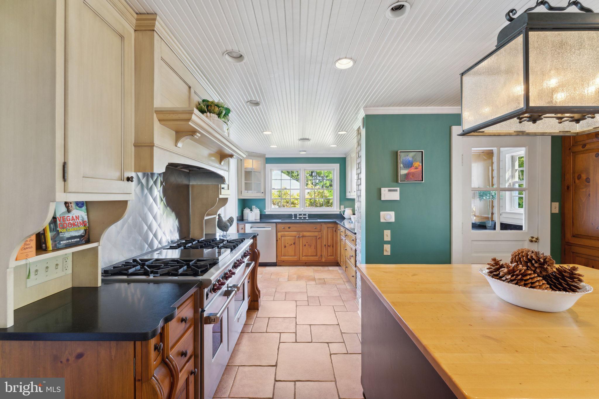 MCLEAN ESTATES - Residential