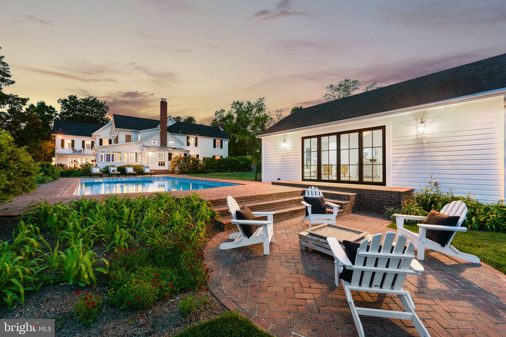 MCLEAN ESTATES - Residential