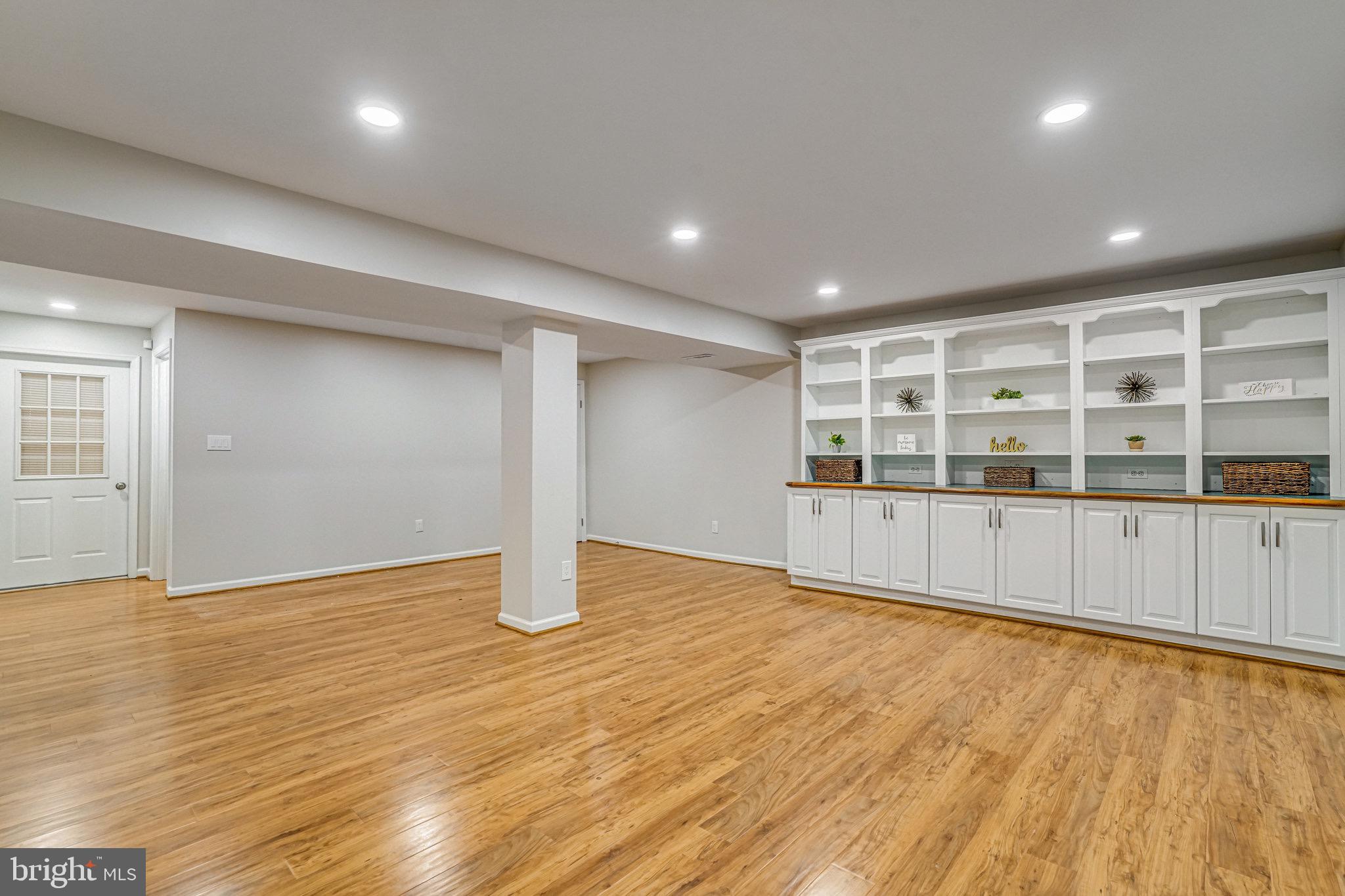 ROLLING VALLEY - Residential