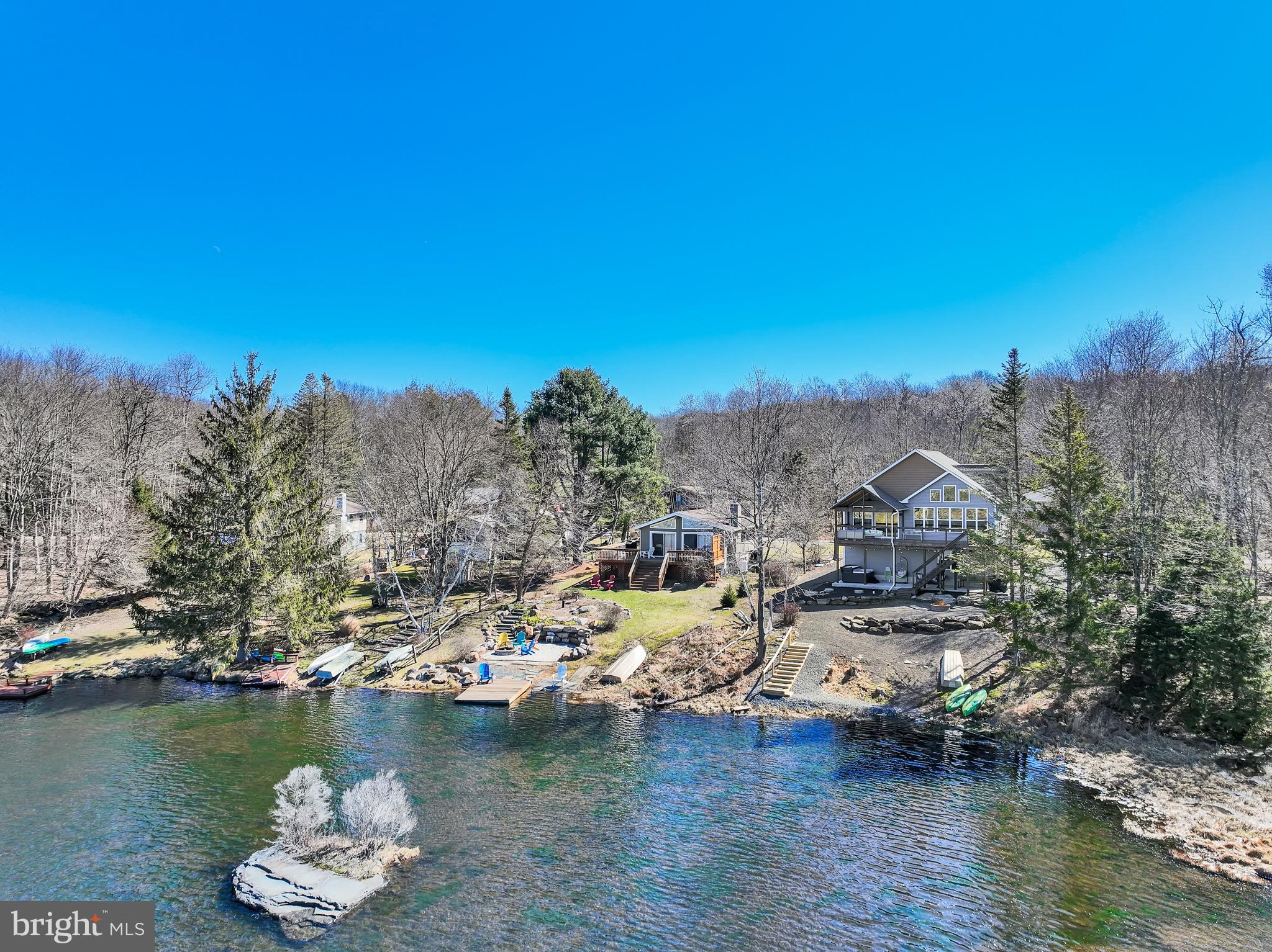 ARROWHEAD  LAKES - Residential