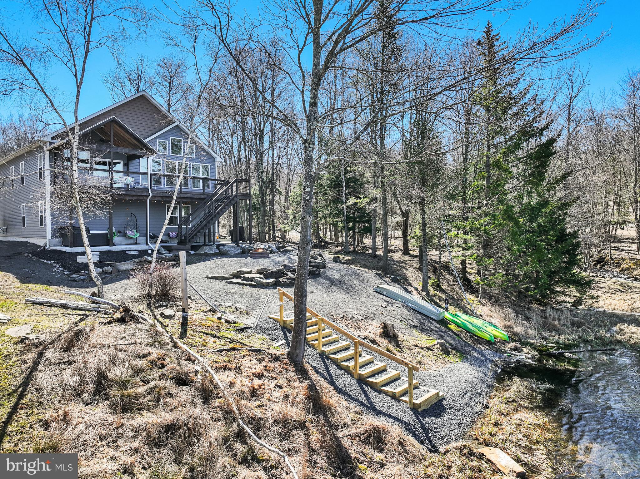 ARROWHEAD  LAKES - Residential