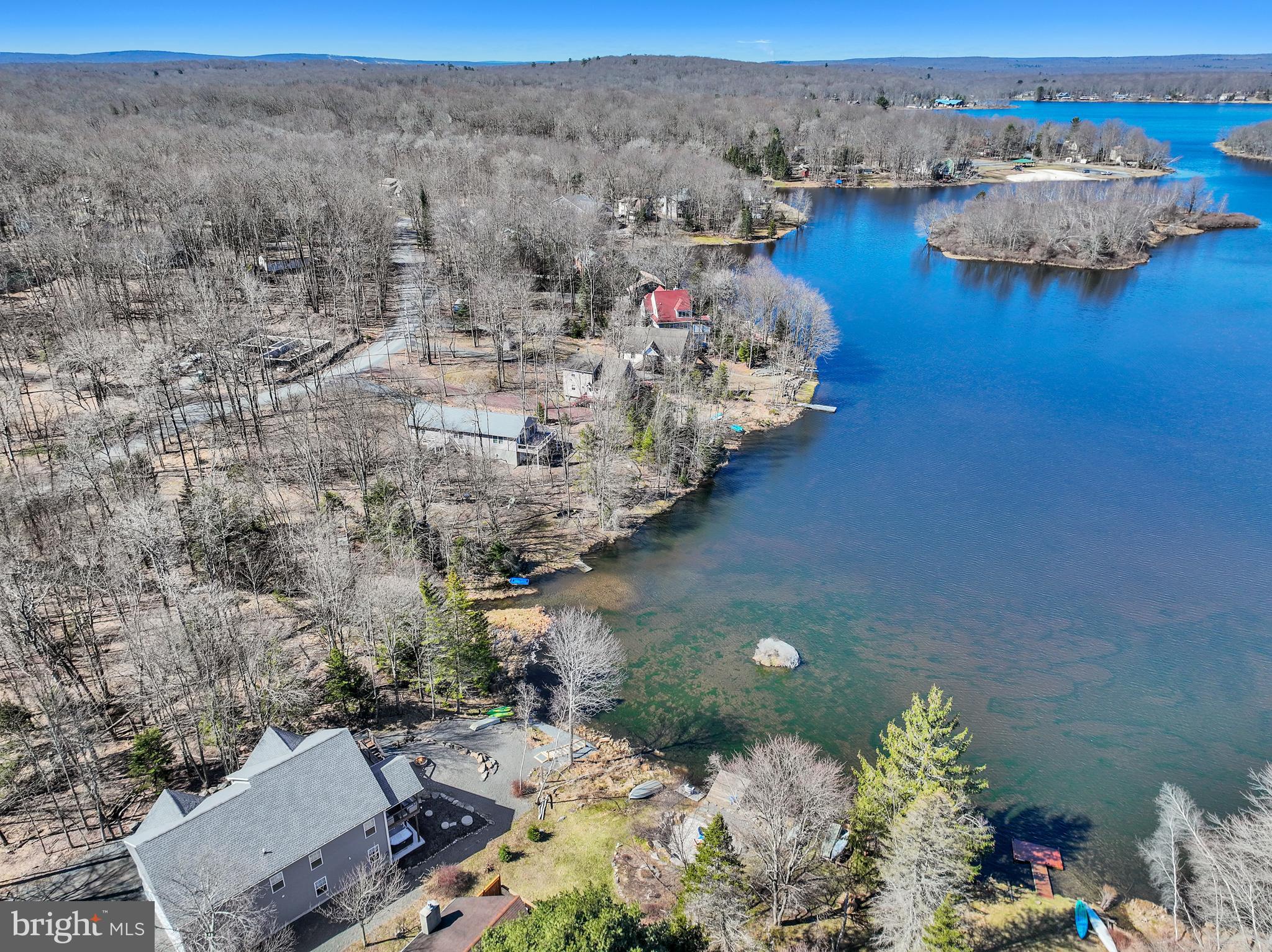 ARROWHEAD  LAKES - Residential