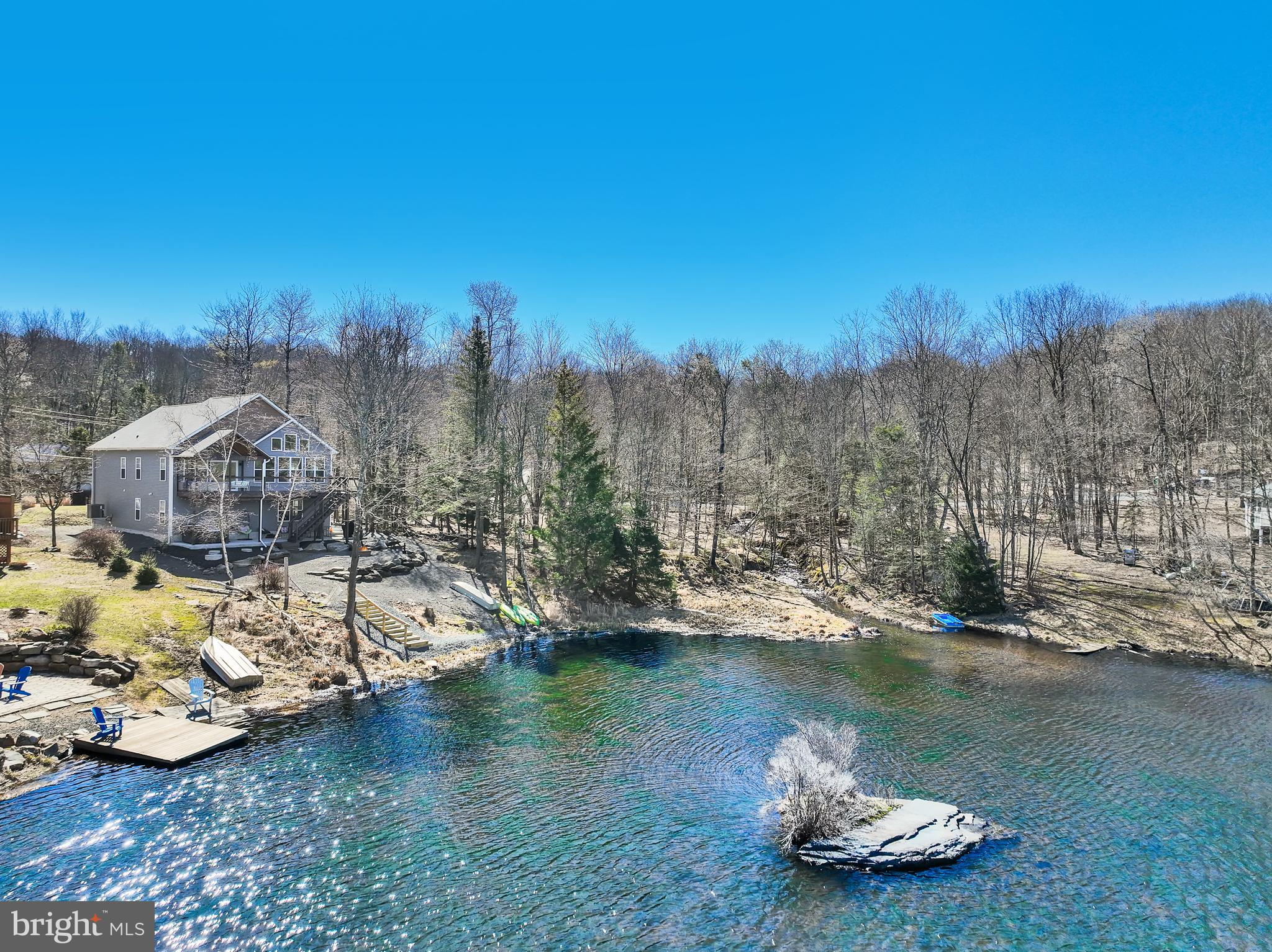 ARROWHEAD  LAKES - Residential