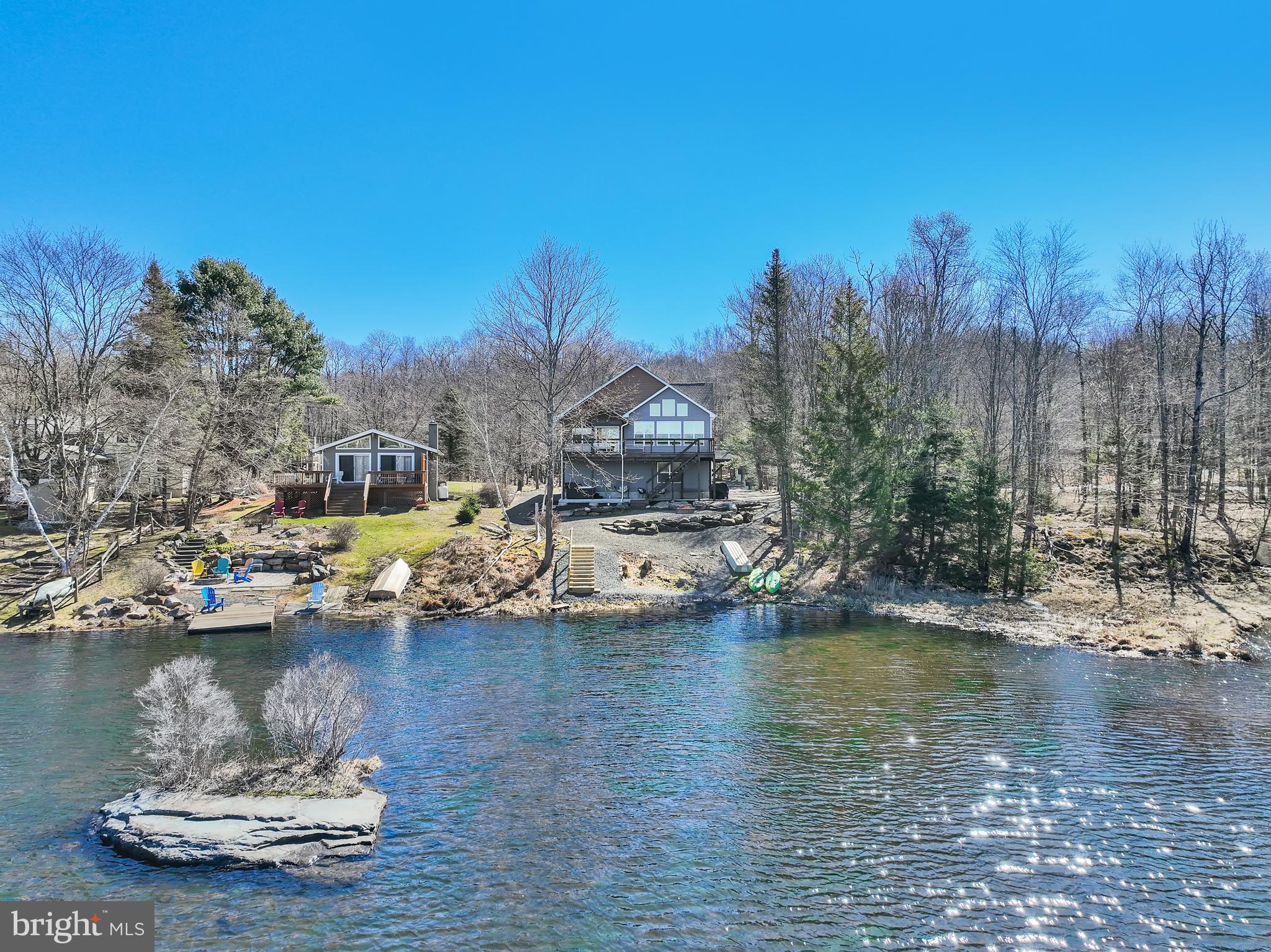 ARROWHEAD  LAKES - Residential