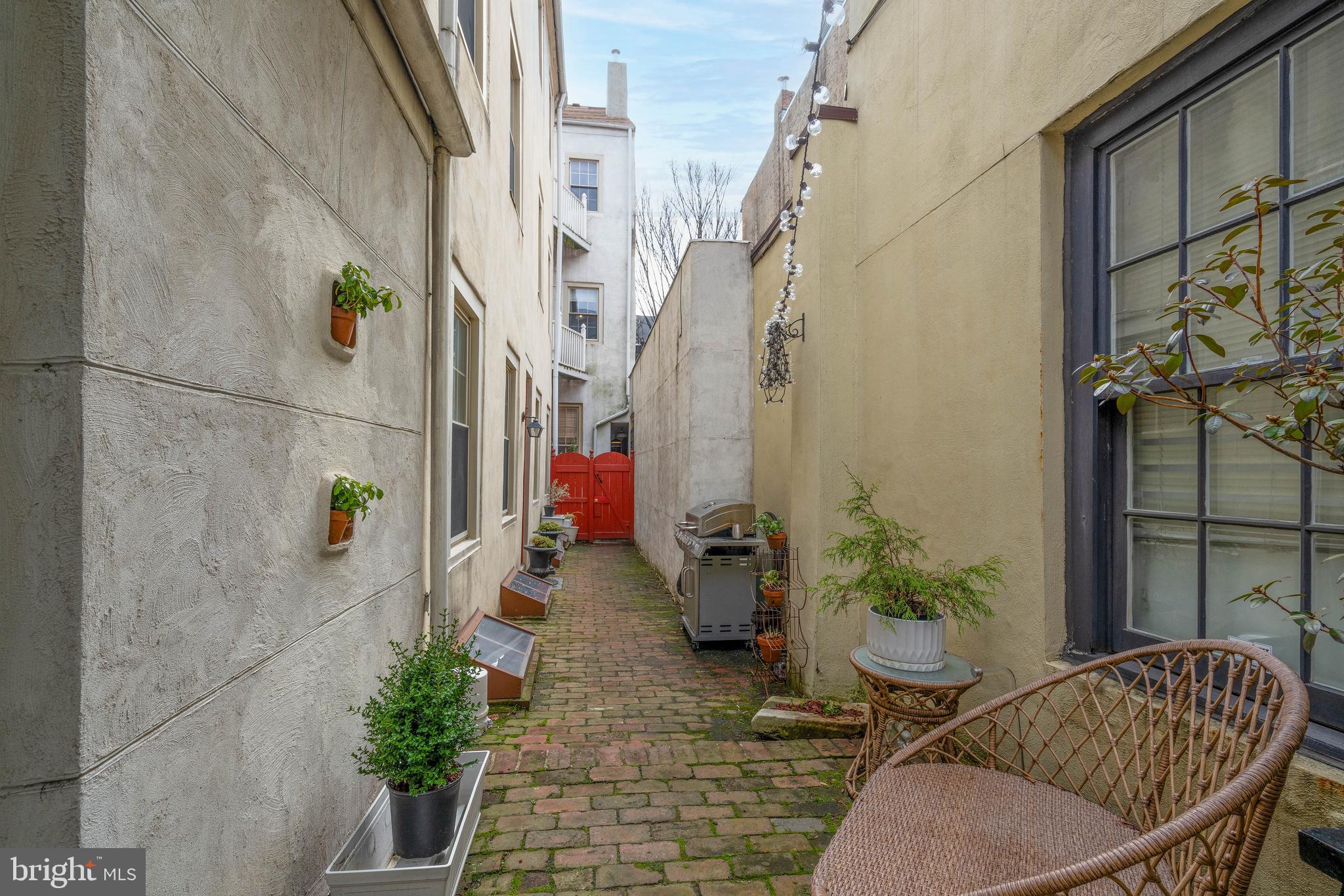 OLD CITY - Commercial Sale