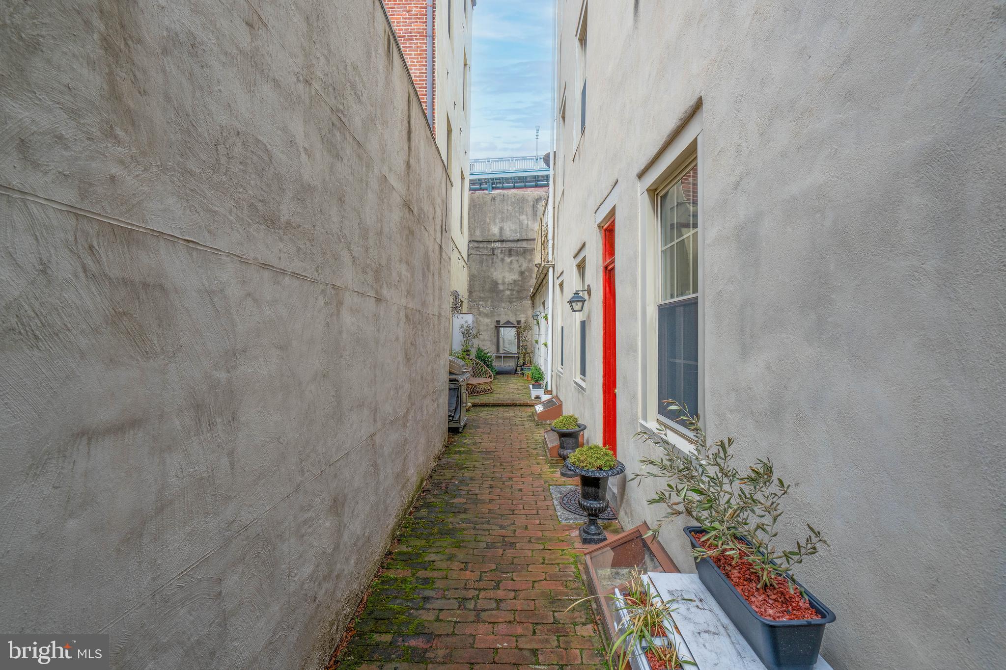OLD CITY - Commercial Sale
