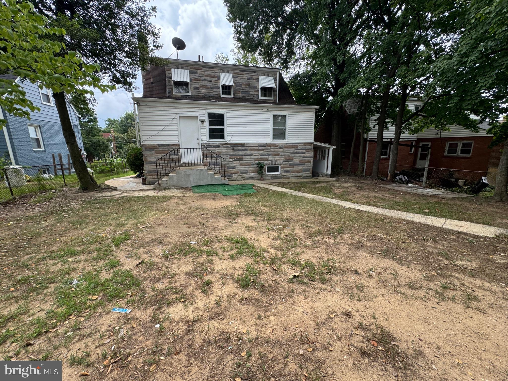 WASHINGTON SUBURBAN HOME - Residential