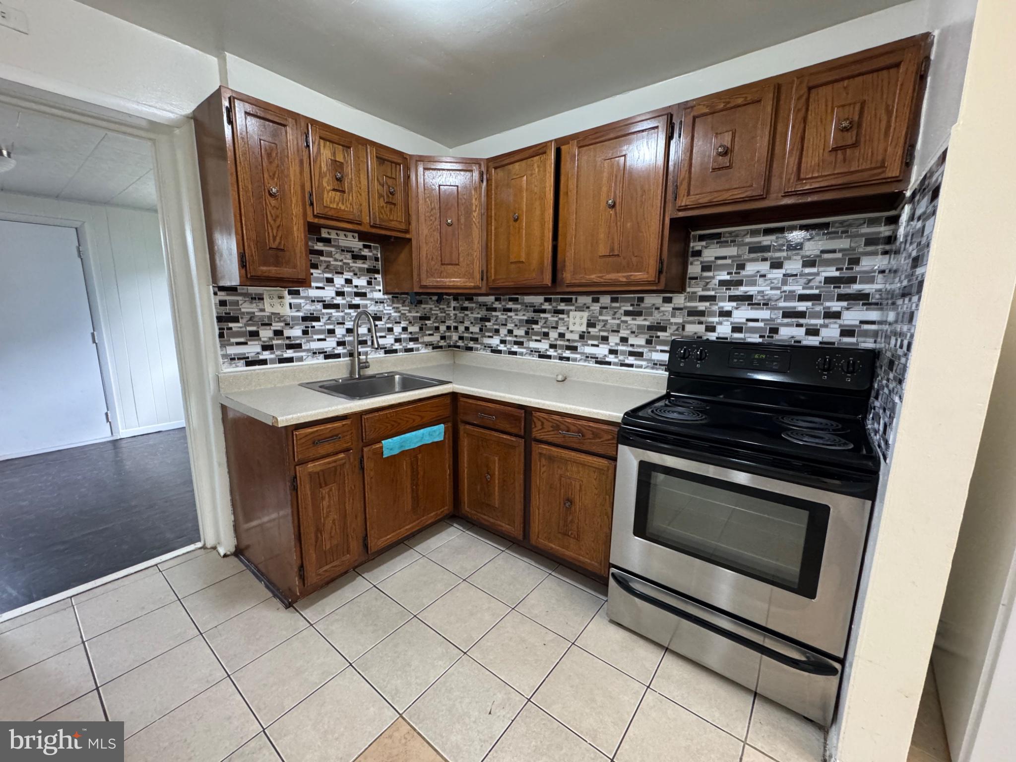 WASHINGTON SUBURBAN HOME - Residential