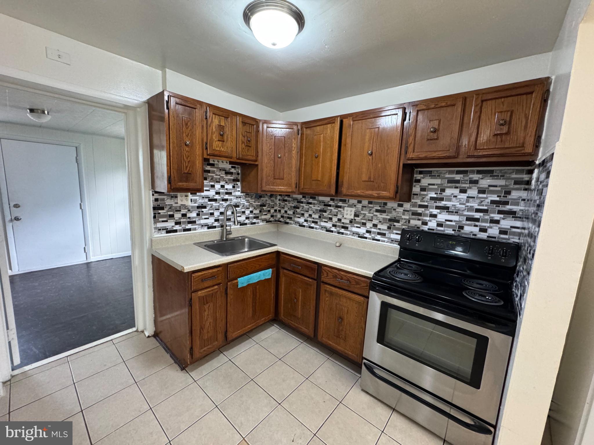 WASHINGTON SUBURBAN HOME - Residential