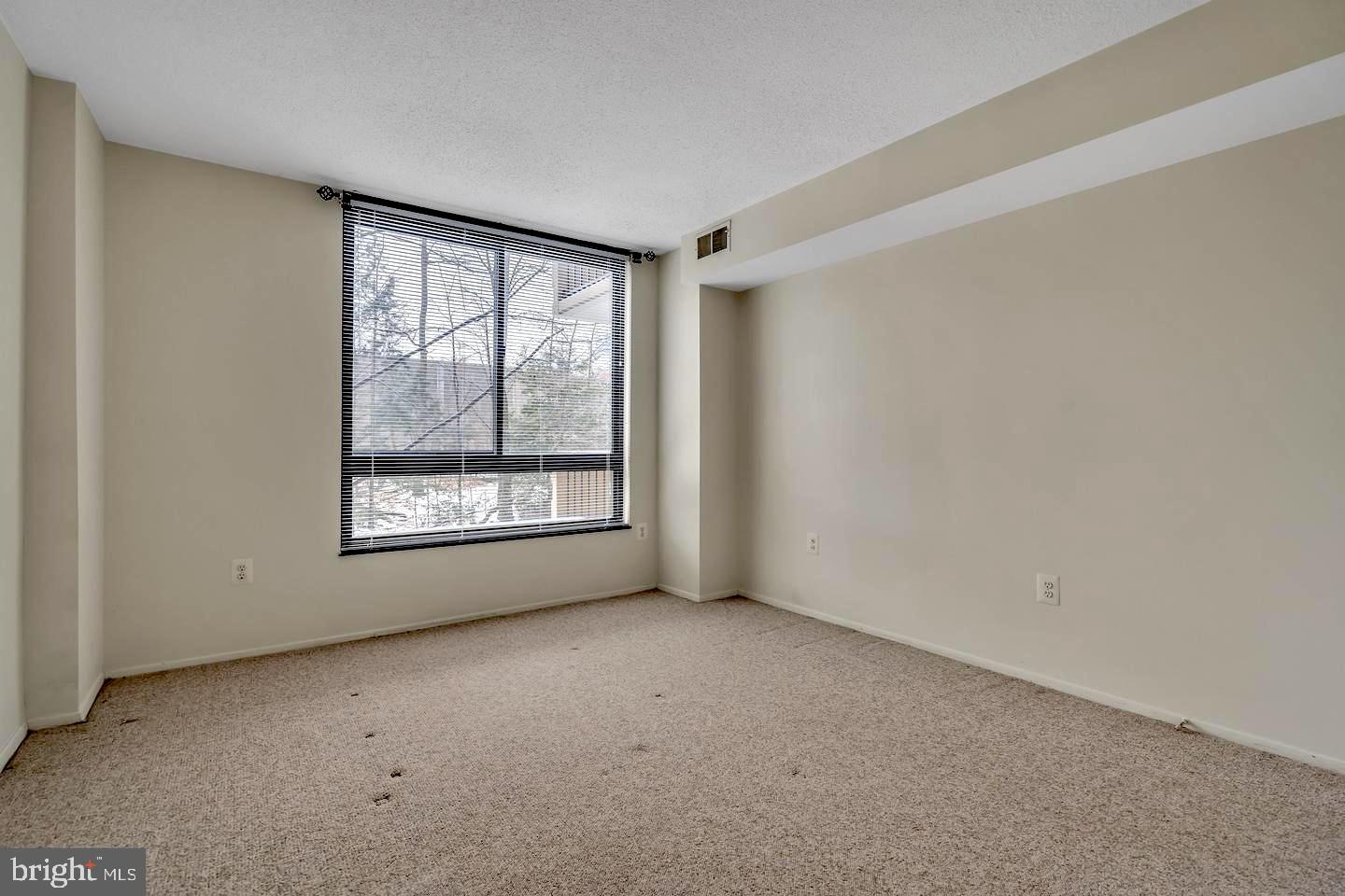 ENCORE OF MCLEAN - Residential Lease