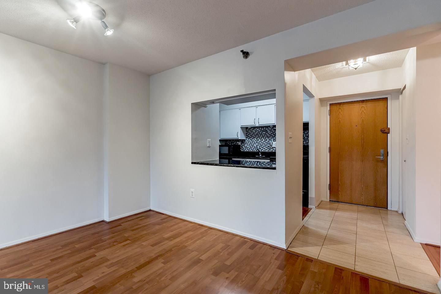 ENCORE OF MCLEAN - Residential Lease