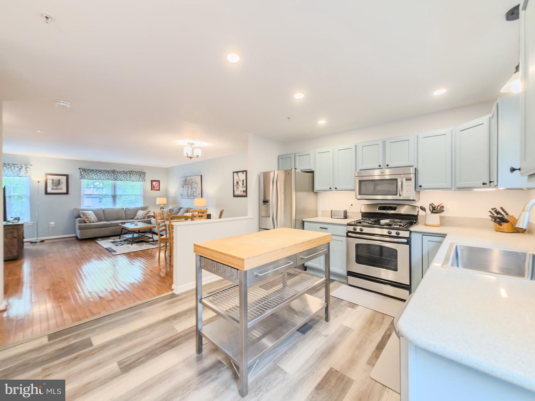 JEFFERSON CHASE - Residential