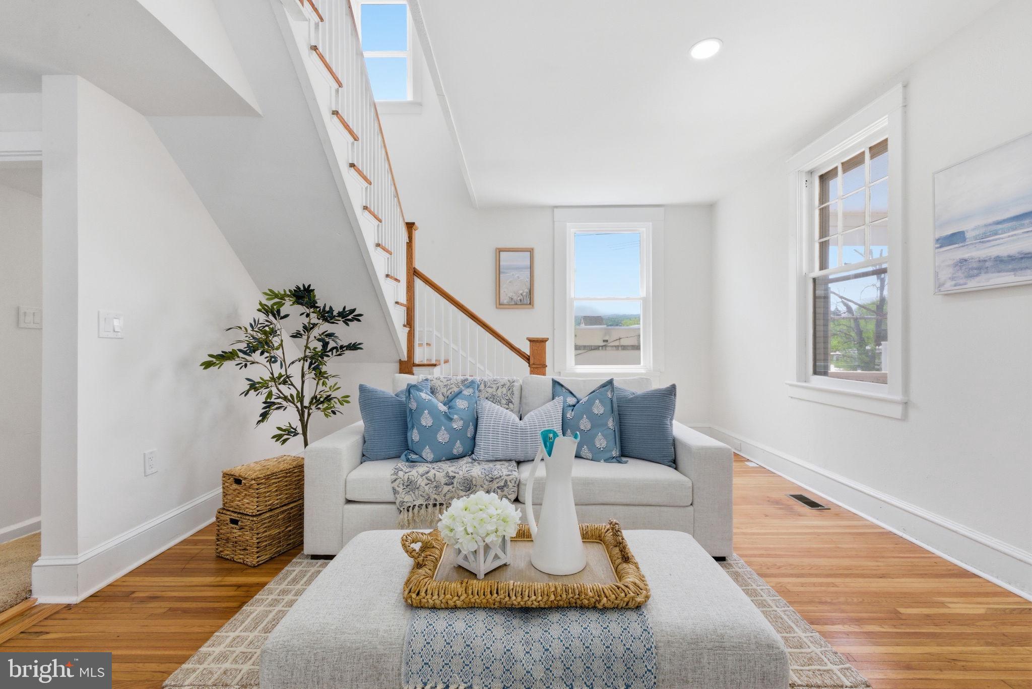 FAIRVIEW COURT - Residential