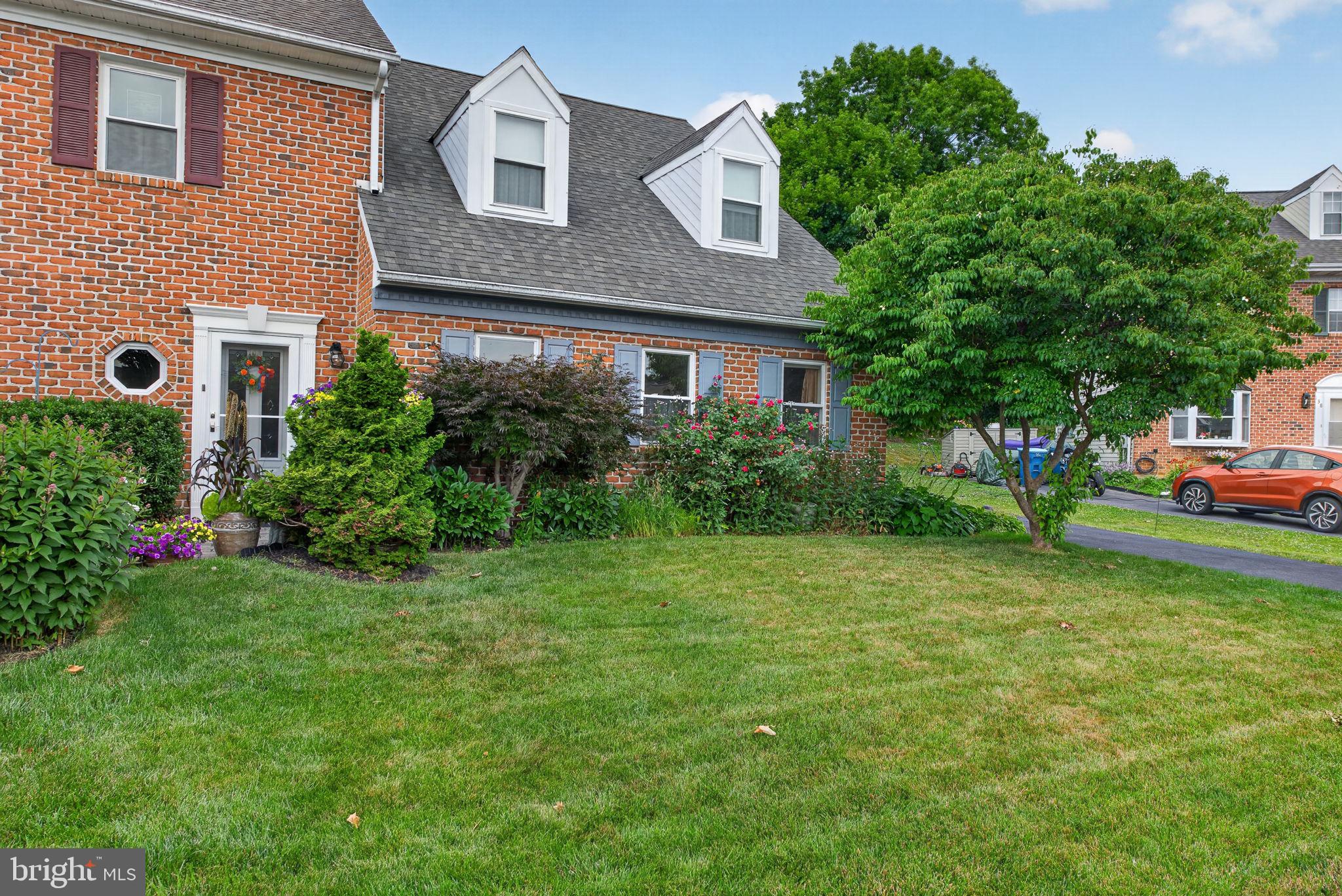 SUMMIT HILLS - Residential