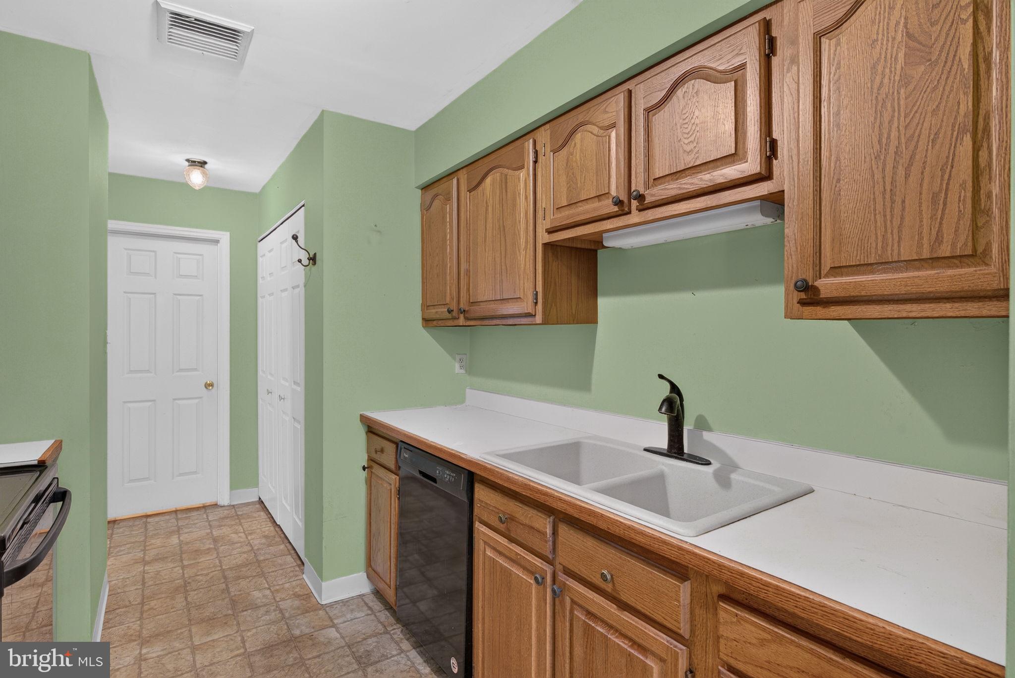 SUMMIT HILLS - Residential